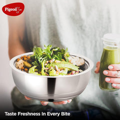Pigeon Stainless Steel Serving Gravy Pot/Casserole 2700 ml Double Insulated Wall with Glass Lid to Your Food Warm for Lo