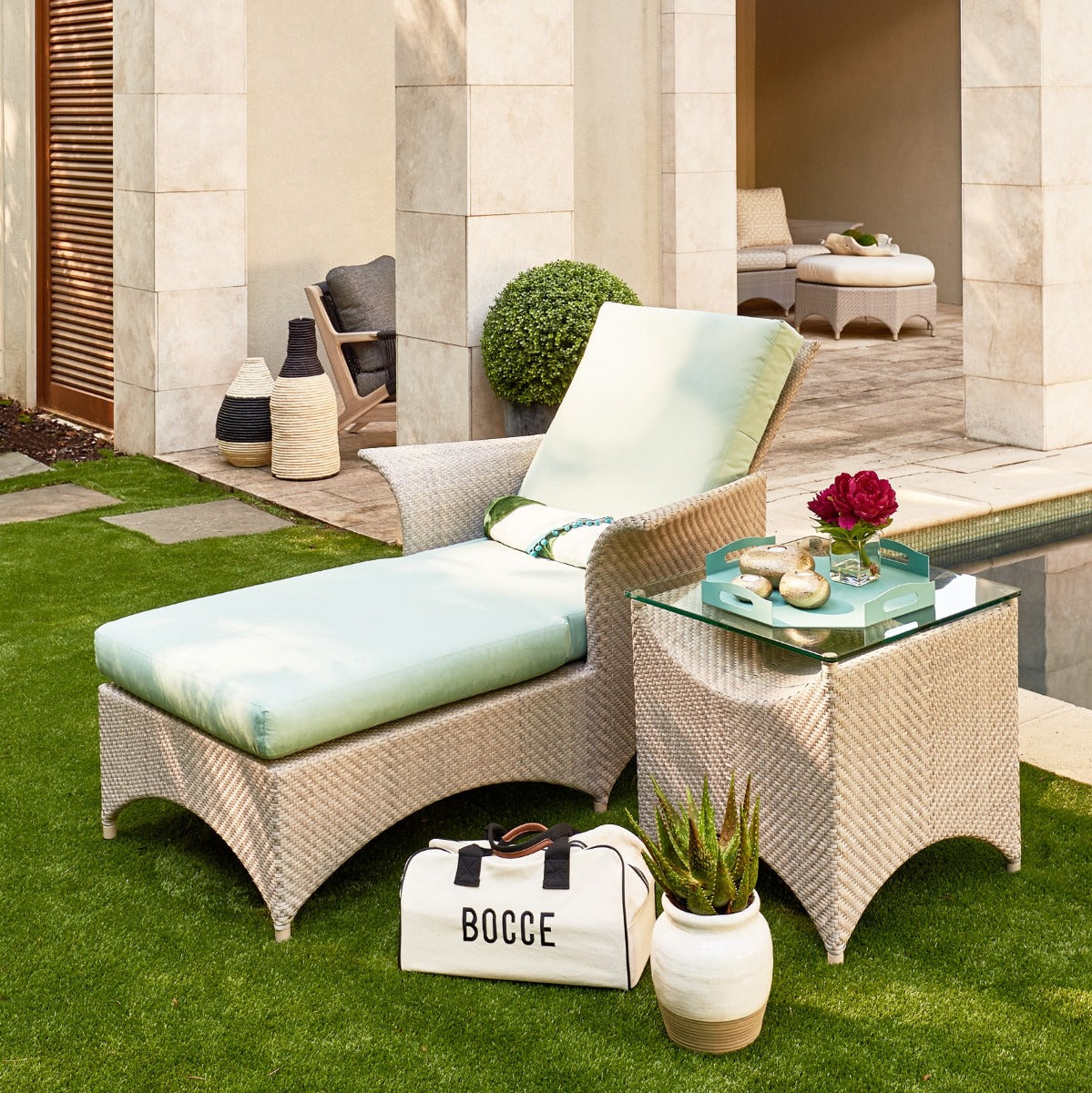 Neri Outdoor Swimming Poolside Lounger (Cream)
