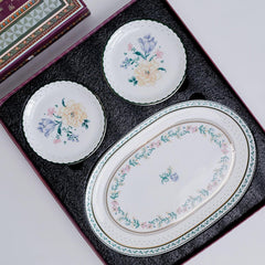 Magique by The Wishing Chair x ClayCraft : Emerald Ribbon - Amber Giftbox | Set of 4 Snack Plates & Serving Platter | Dishwasher Safe | Festive Gifting | GiftBox Packaging