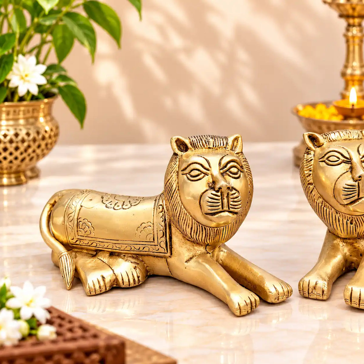Brass Sitting Lion Statue Pair Home Decor (3.5 Inch)