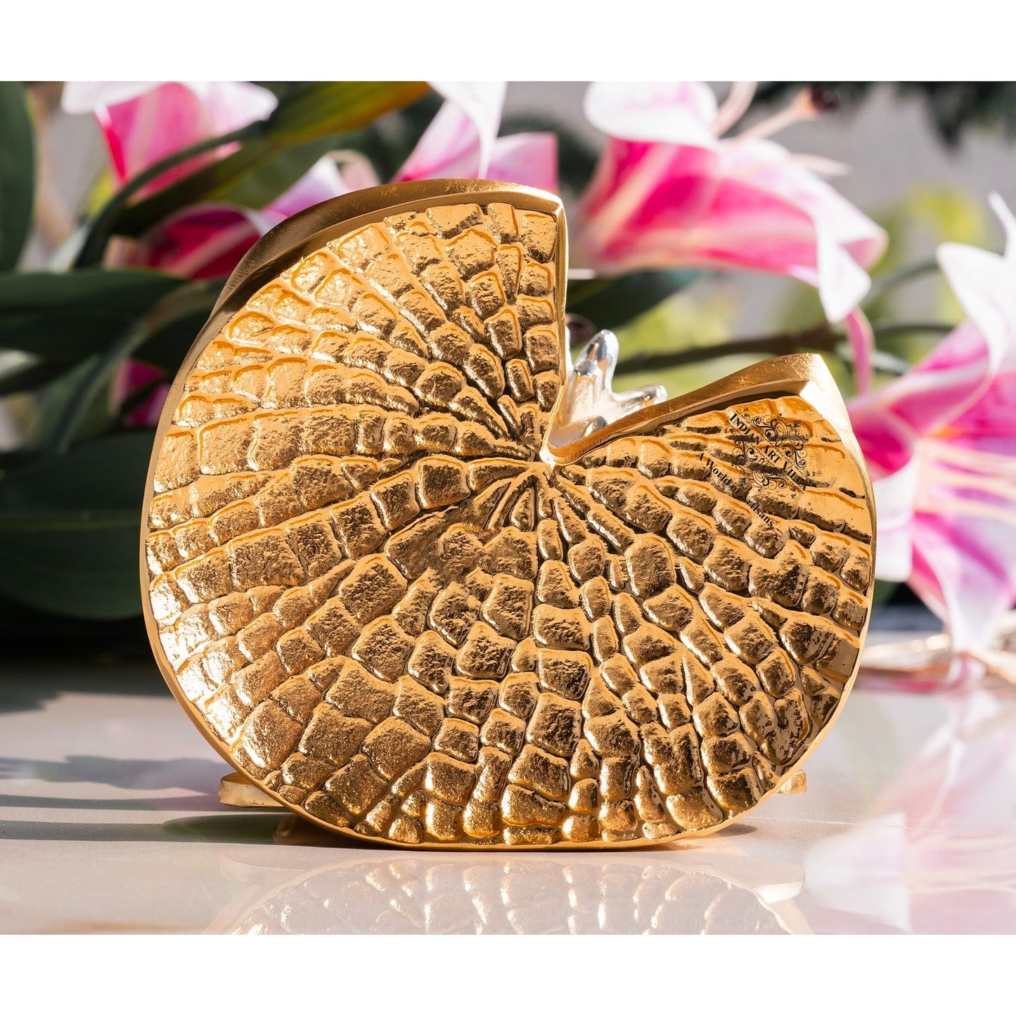 Brass Finish Lotus Flower Design Tissue/Napkin Holder – Stylish Table Accessory