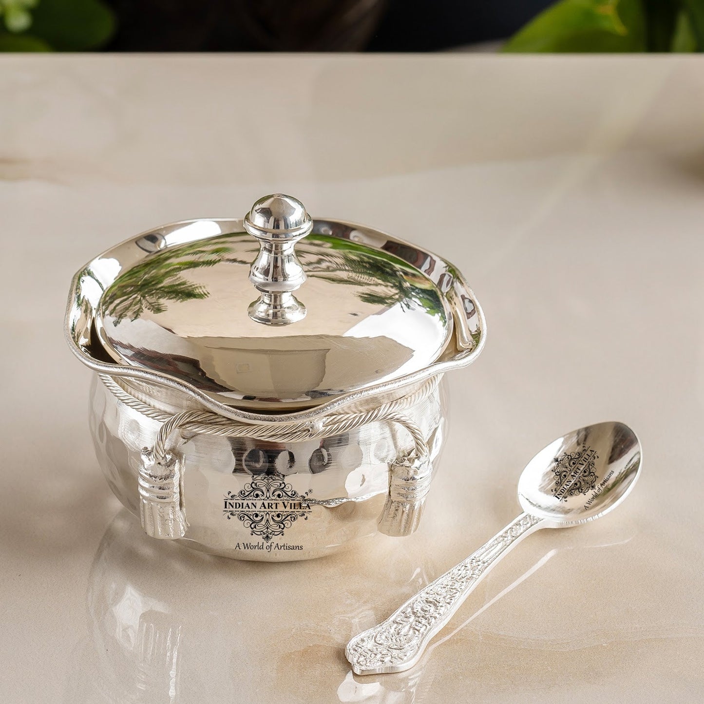 Silver-Plated Hammered Bowl with Lid & Spoon - Elegant Gift Box Set for Special Occasions