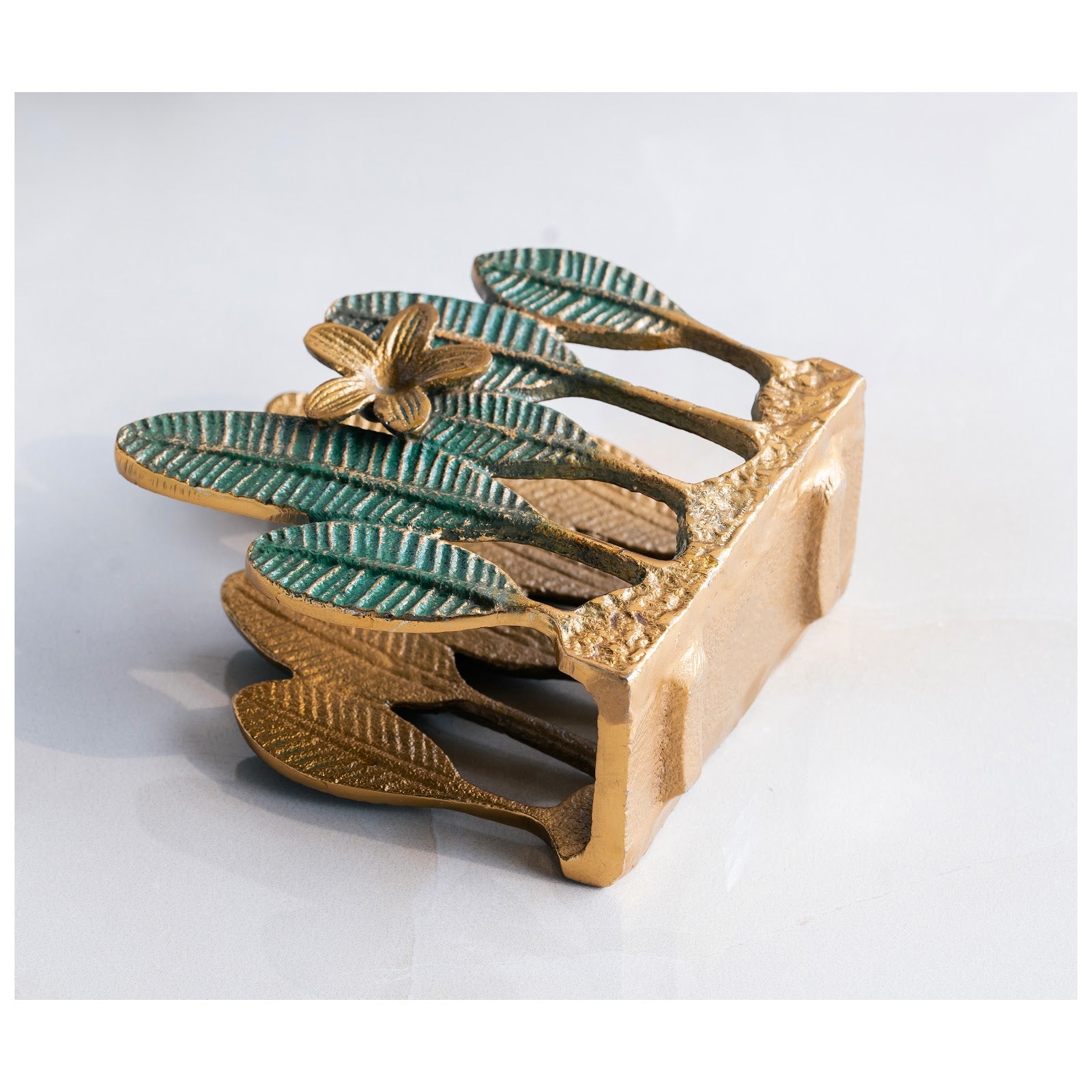 Brass Finish Green Leaf Design Decorative Napkin Tissue Holder – Luxurious Table Accessory