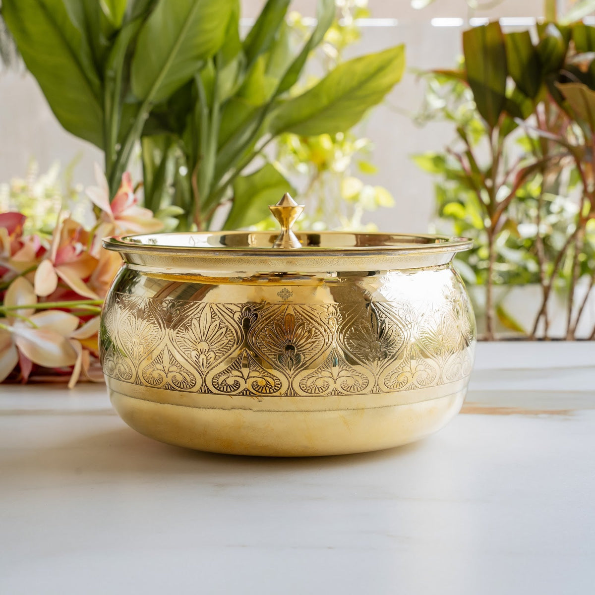 Brass Embossed Handi with Brass Lid & Knob, Tin Lined