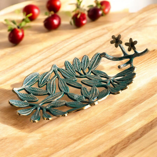 Brass Finish Green Banana Leaf Design Decorative Tray – 40 cm, Elegant Oval Shaped Centerpiece for Home Décor And Table Decoration