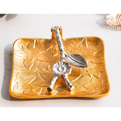 Brass Finish Embossed Flower Design Napkin Holder – Elegant Tabletop Organizer for Dining, Kitchen, Restaurants & Gifting