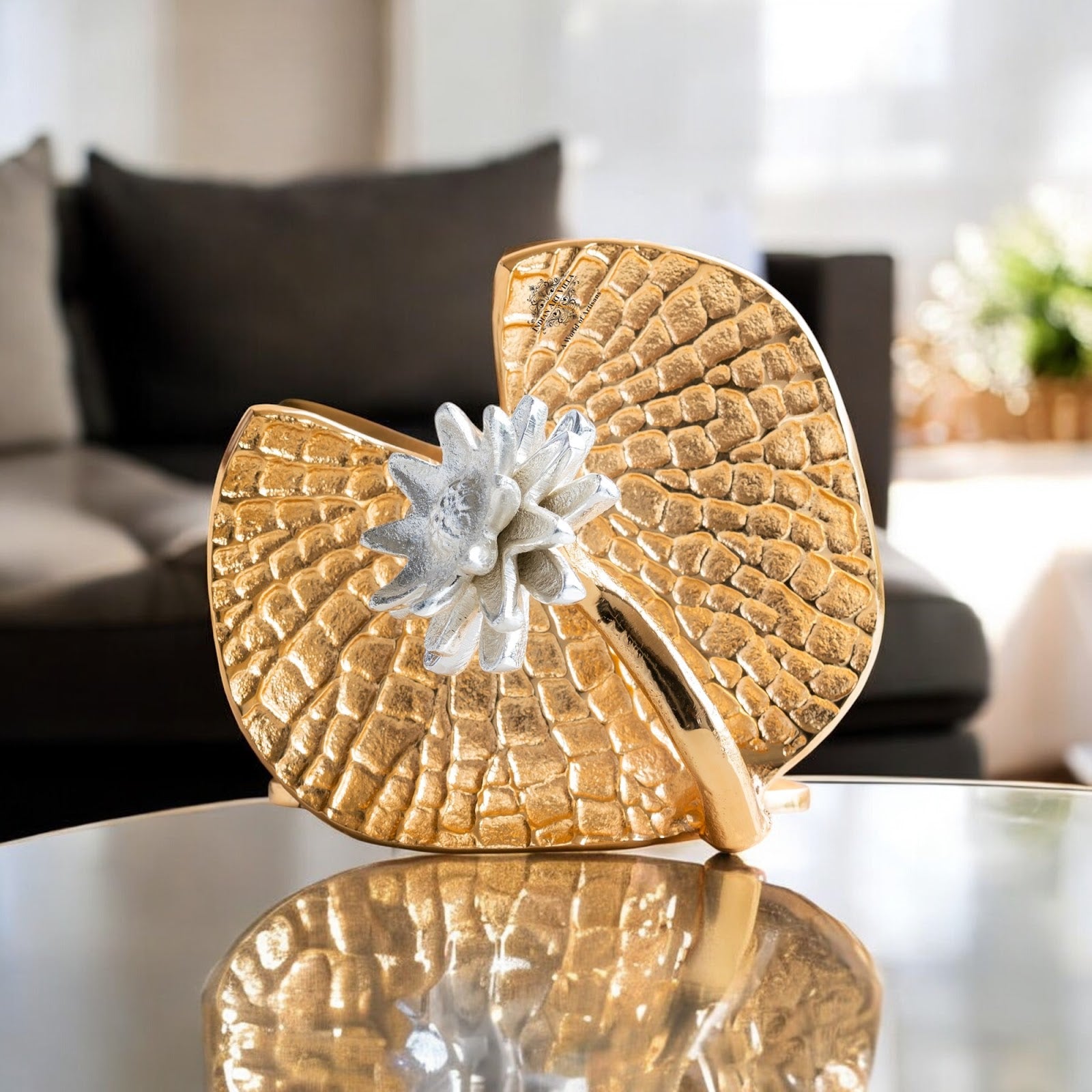 Brass Finish Lotus Flower Design Tissue/Napkin Holder – Stylish Table Accessory