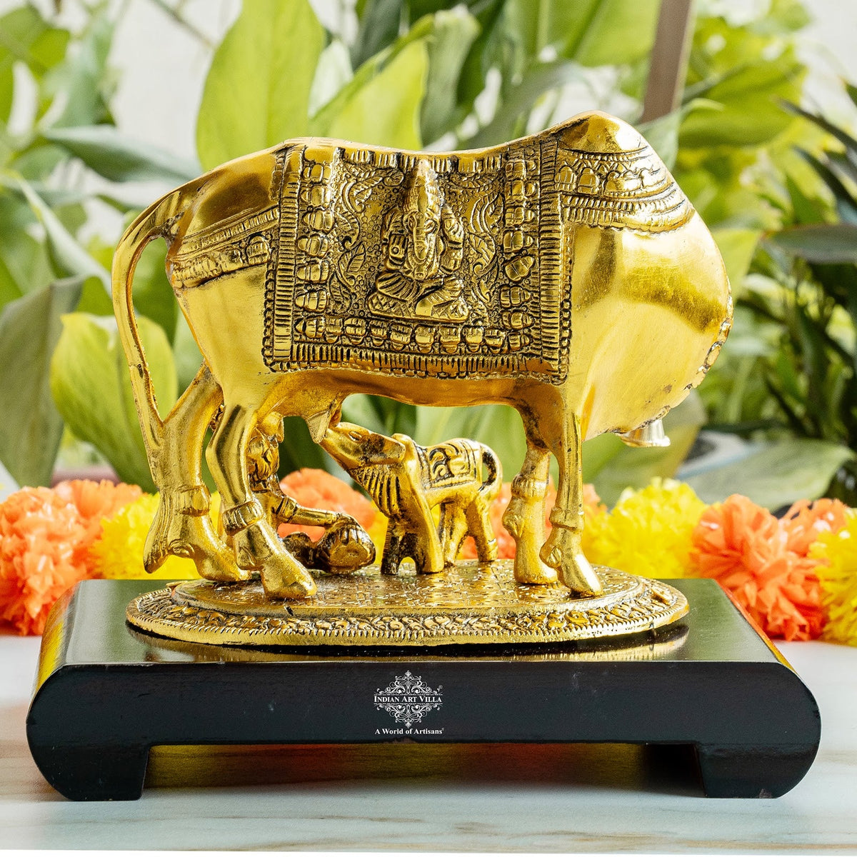 Brass Finish Kamadhenu Cow With Calf & Kanha JI