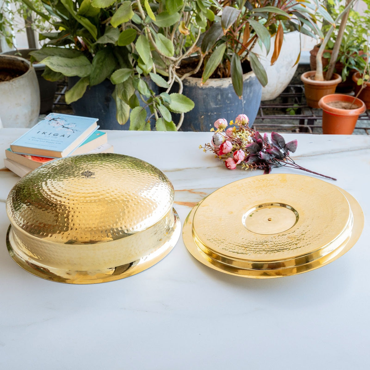 Brass Lagan With Hammered Design, Tin Lining & Brass Lid - 6 L