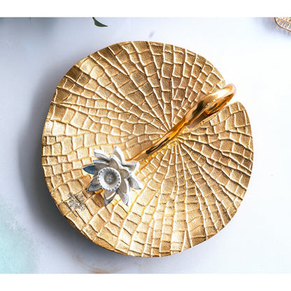 Brass Finish Lotus Flower Design Tissue Holder – Elegant Handcrafted Napkin Stand, Decorative Table Centerpiece and Home Décor