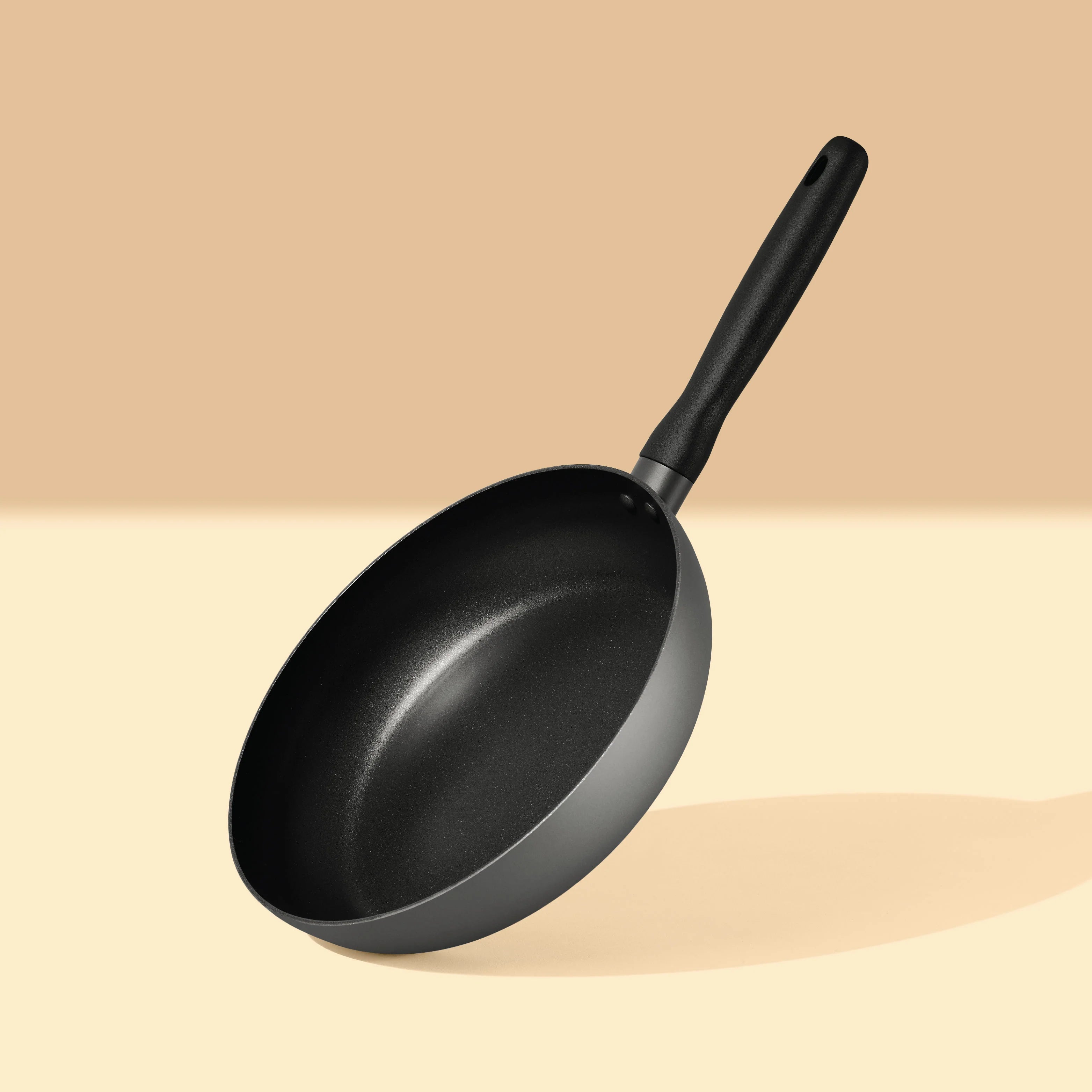 Meyer Bauhaus 2 pcs set ( Nonstick Casserole With Lid, 5 Litre, 24Cm + Non Stick Frypan 26Cm ), Grey