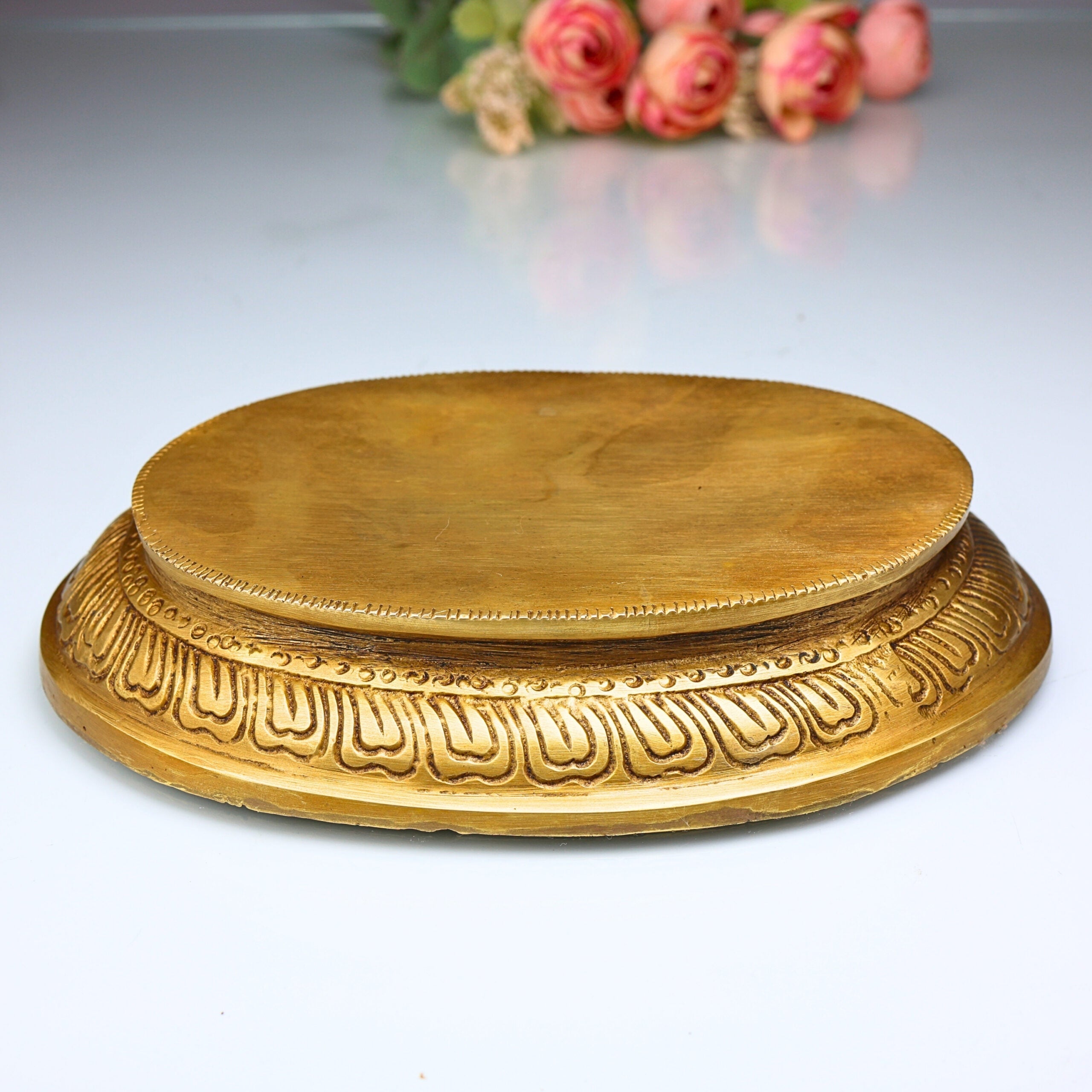 Brass Pooja Chowki Peetha Stand for Kalash, Idols & Deity, Handcrafted Bajot Aasan for Mandir & Temple Decor, Gold, 1 Inch, 1 Piece