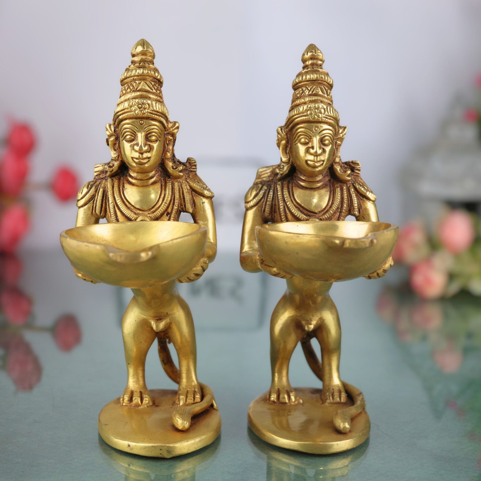 Brass Yali Lamp Idol, Handcrafted Lion Holding Vilakku Deepam, Traditional Pital Peetal Pittal Yali Deepa, South Indian Temple Brass Deepak, Gold, 8 Inch, 1 Piece