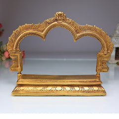 Bhunes Brass Deity Singhasan with Prabhavali and Chowki, Handcrafted Temple Bajot for Idols & Pooja Room, Gold, 7 Inch, 1 Piece