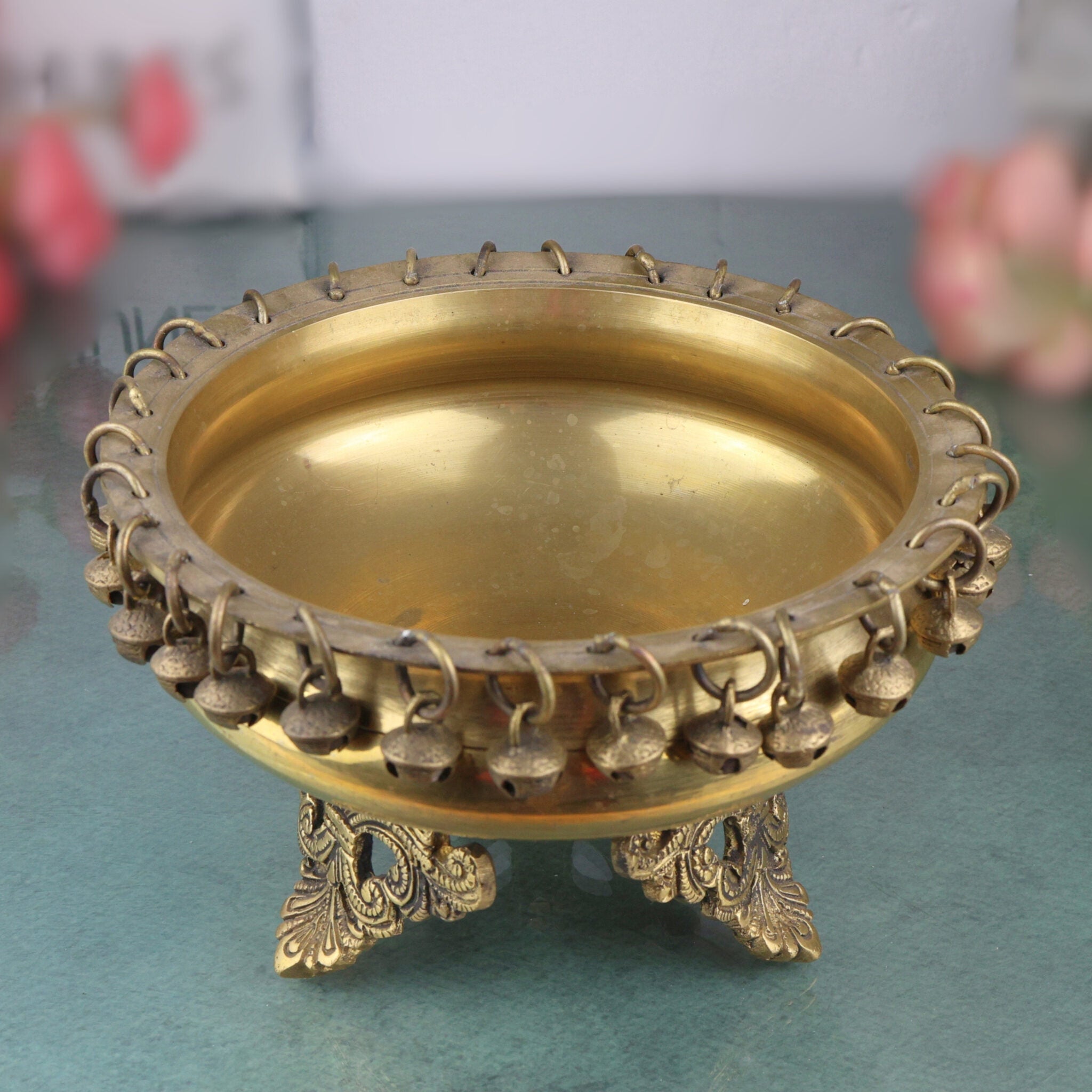 Brass Urli, Traditional Kerala Peetal Urli Bowl Decor, South Indian Pooja Flower Floating Pittal Uruli,Gold, 5 Inch, 1 Piece