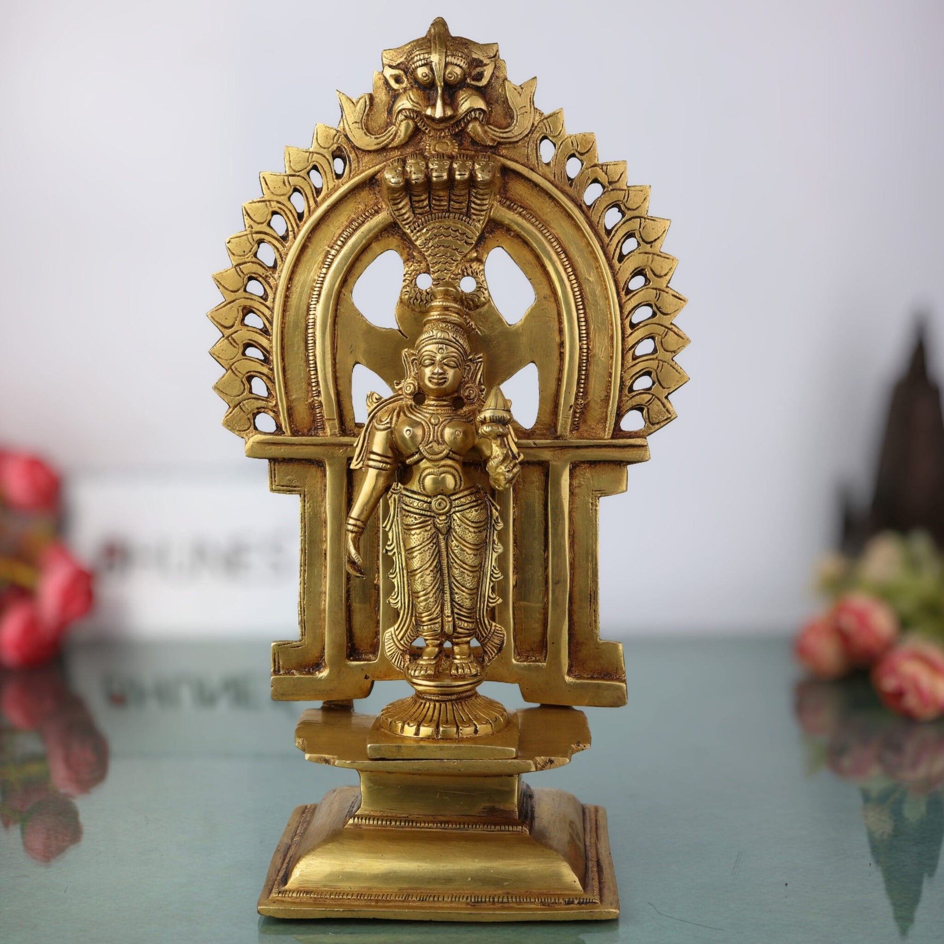 Handcrafted Brass Mahalakshmi Idol with Prabhavali – Shri Lakshmi Devi | Kamala | Narayani | Ashta Lakshmi Murti for Pooja Room, Home Temple & Decor,Gold, 11.5 Inch, 1 Piece