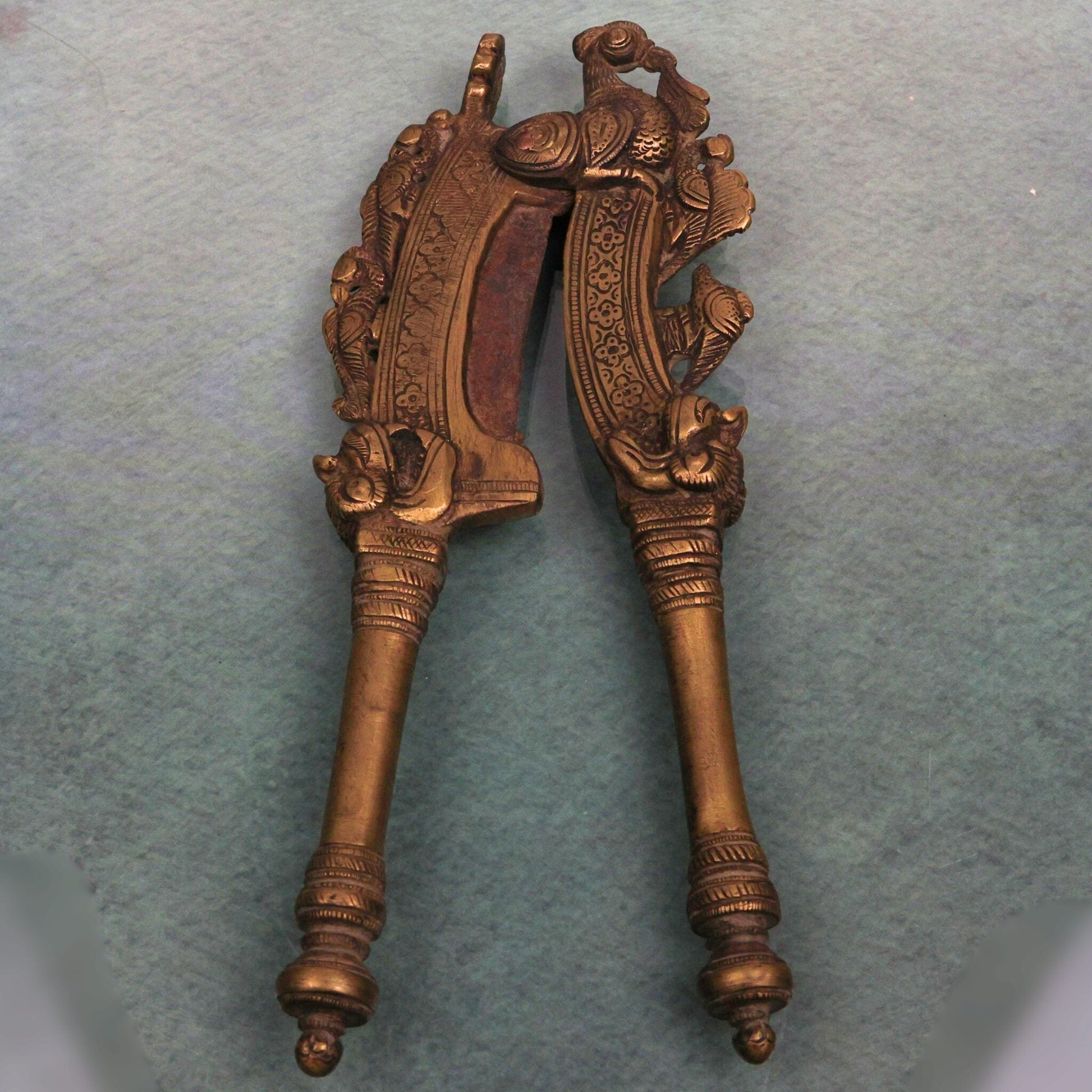 Bhunes Brass Antique Nut Cutter Sarota Beetel Betel Nut Cutter,Gold, 8 Inch, 1 Piece