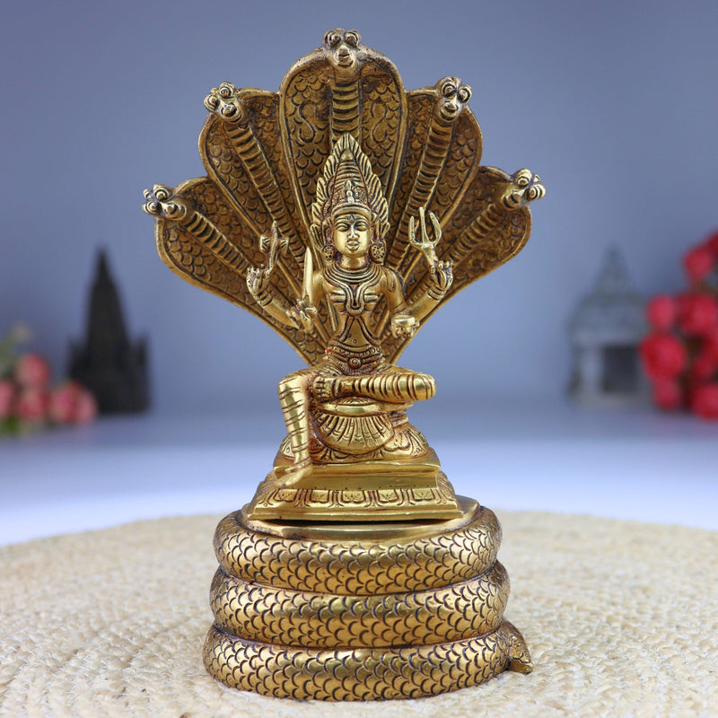 Brass Mariamman Idol | Mari Amman Murti | Mariyammal Devi Statue | Shakti Durga Silai | Kuladeivam Moorthi | Samayapuram Mariamman Vigraham | South Indian Goddess Pooja Idol,Gold, 10.5 Inch, 1 Piece