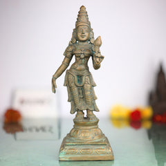 Handcrafted Bronze Sri Devi Silai, Maha Lakshmi Idol | Panchaloha Kamala Devi Murti for Pooja, Temple & Home Decor,Brown, 11.5 Inch, 1 Piece