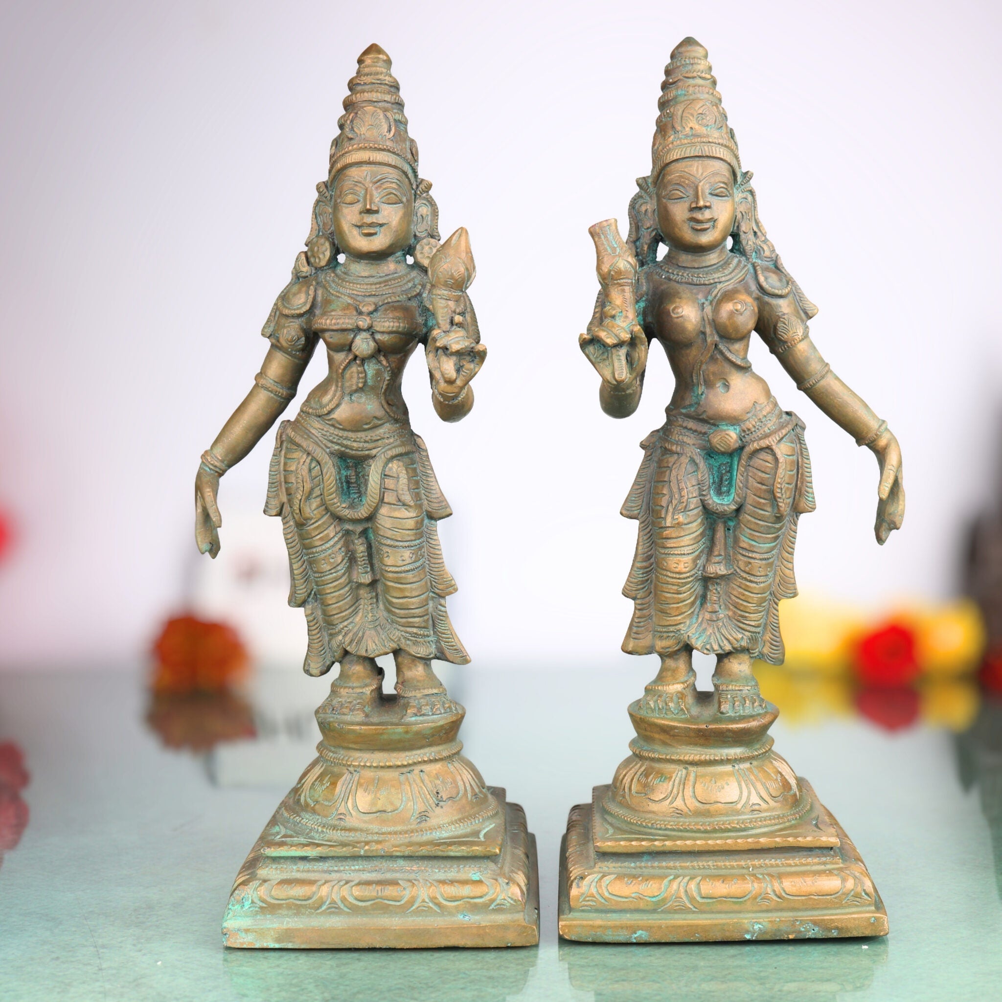 Handmade Panchaloha Sri Devi Bhu Devi Idols, Bronze Lakshmi Statue, Panchadhatu Goddess Sculpture for Pooja, Temple, Home Decor, Brown, 11.5 Inch, 1 Piece