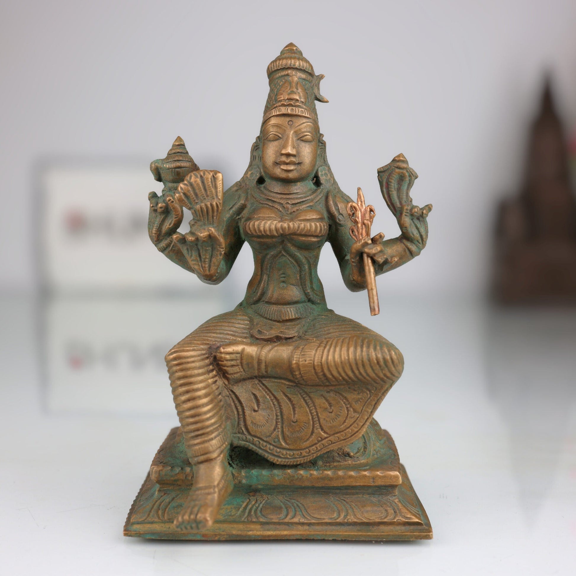 Handmade Bronze Raja Rajeshwari Devi Idol – Panchaloha Lalitha Tripurasundari, Rajarajeshwari Amman, Tripura Sundari Shodashi Devi Chola Art Sculpture,Brown, 5.5 Inch, 1 Piece