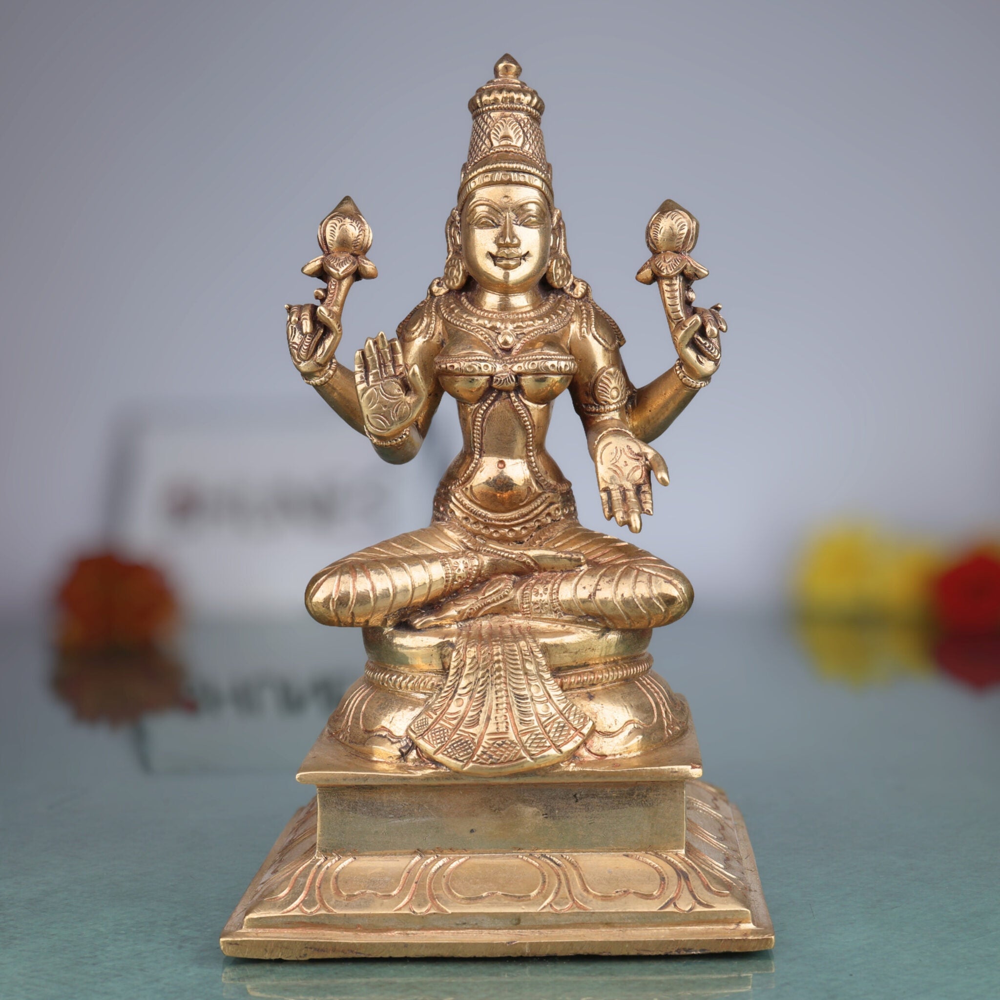 Handcrafted Panchaloha Mahalakshmi Idol | Pure Bronze Kamala Devi Murti | South Indian Chola Art Sri Lakshmi Statue for Home, Temple & Diwali Puja,Gold, 8 Inch, 1 Piece