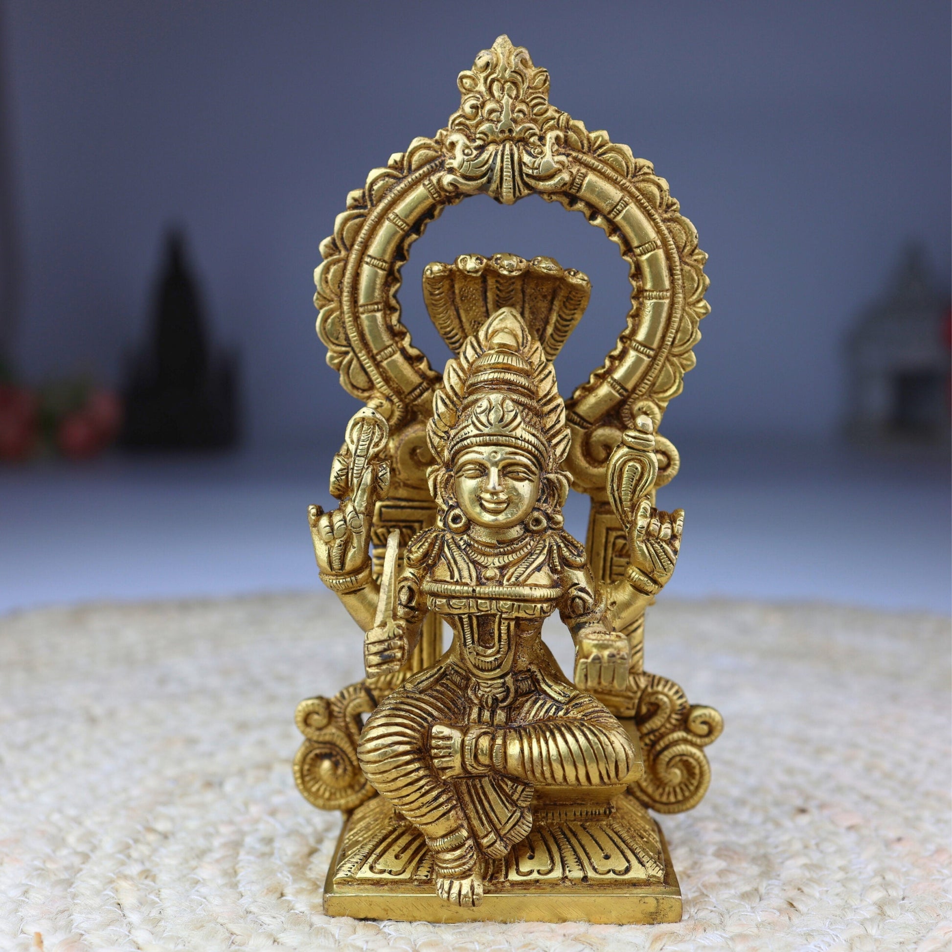 Brass Mariamman Idol, Goddess Mariamma Murti, Mariyammal Statue, Aadi Mariamman Pooja Idol | Handcrafted South Indian Mariamman Figurine for Home & Temple Decor,Gold, 7.5 Inch, 1 Piece