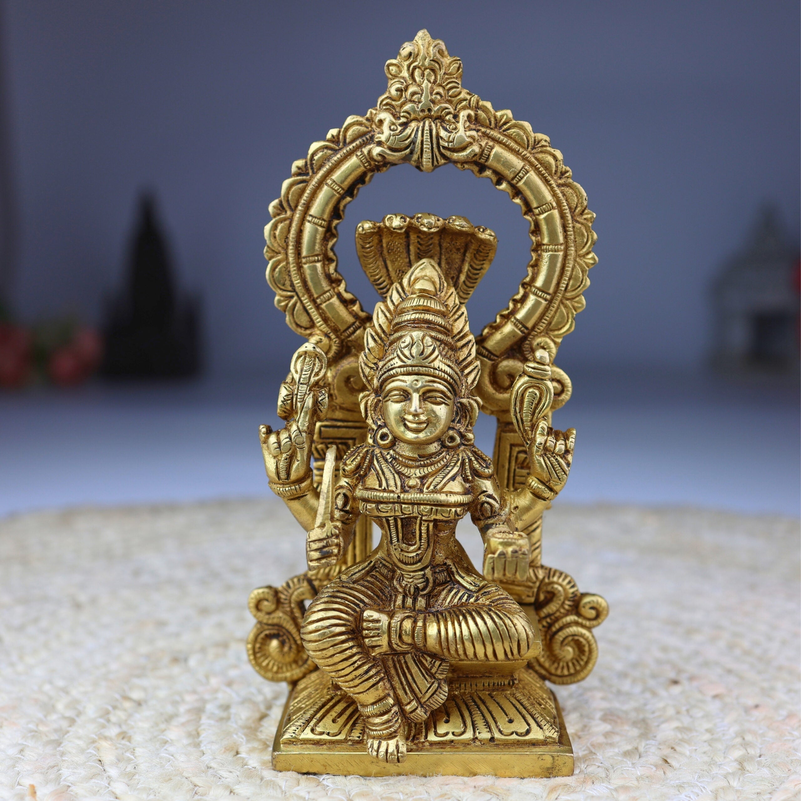 Brass Mariamman Idol, Goddess Mariamma Murti, Mariyammal Statue, Aadi Mariamman Pooja Idol | Handcrafted South Indian Mariamman Figurine for Home & Temple Decor,Gold, 7.5 Inch, 1 Piece