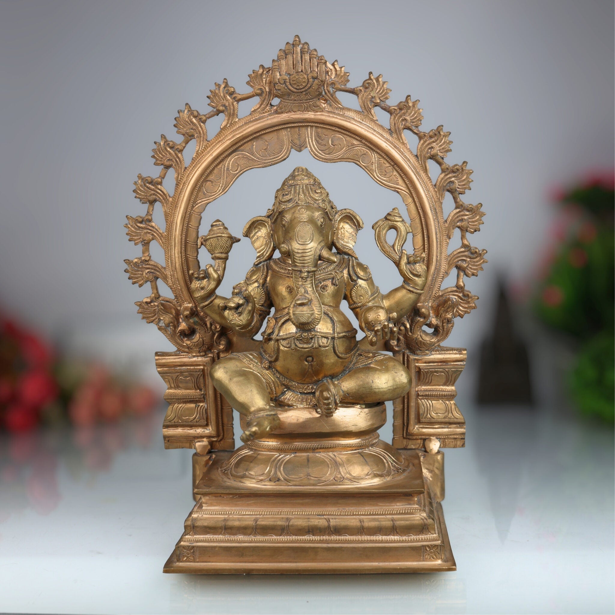 Handmade Bronze Ganesha Idol, Panchaloha Ganapati Vinayaka Murti, Vighnaharta Siddhivinayak Statue for Home & Temple Decor,Gold, 15.5 Inch, 1 Piece