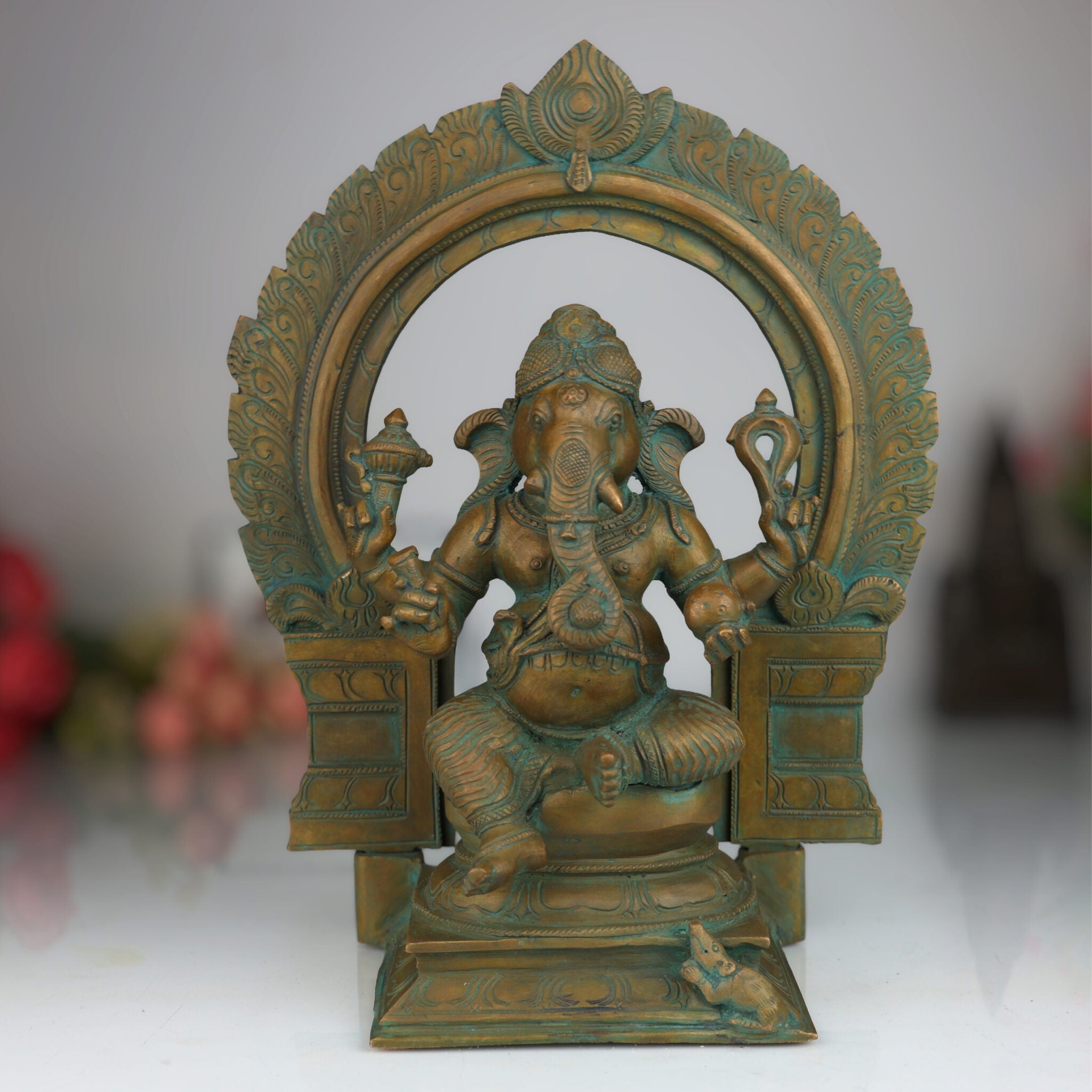 Handmade Panchaloha Bronze Ganesha Idol, Ganpati Vinayaka Pillaiyar Murti, Chola Art Vighnaharta Statue for Temple & Home Decor,Brown, 13 Inch, 1 Piece