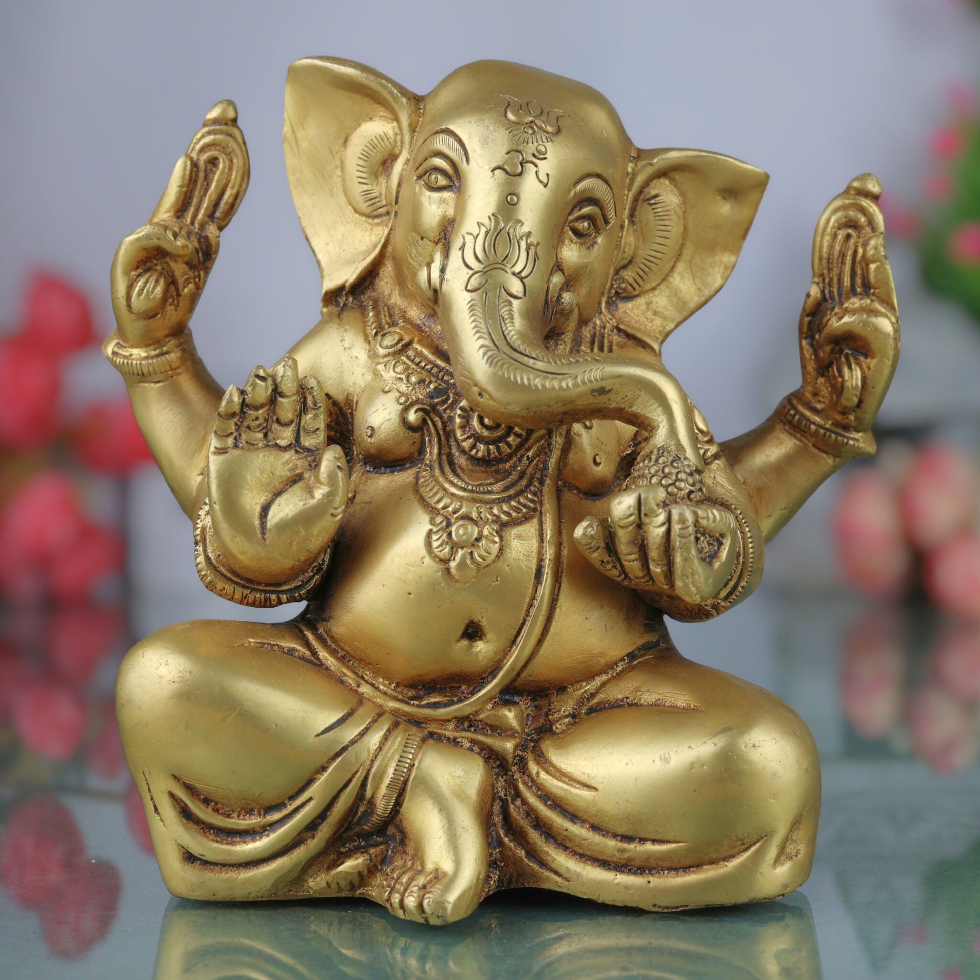 Handcrafted Brass Ganesha Idol | Vinayaka Ganpati Murti | Peetal Ganapati Statue for Home Temple Pooja Decor,Gold, 6.5 Inch, 1 Piece