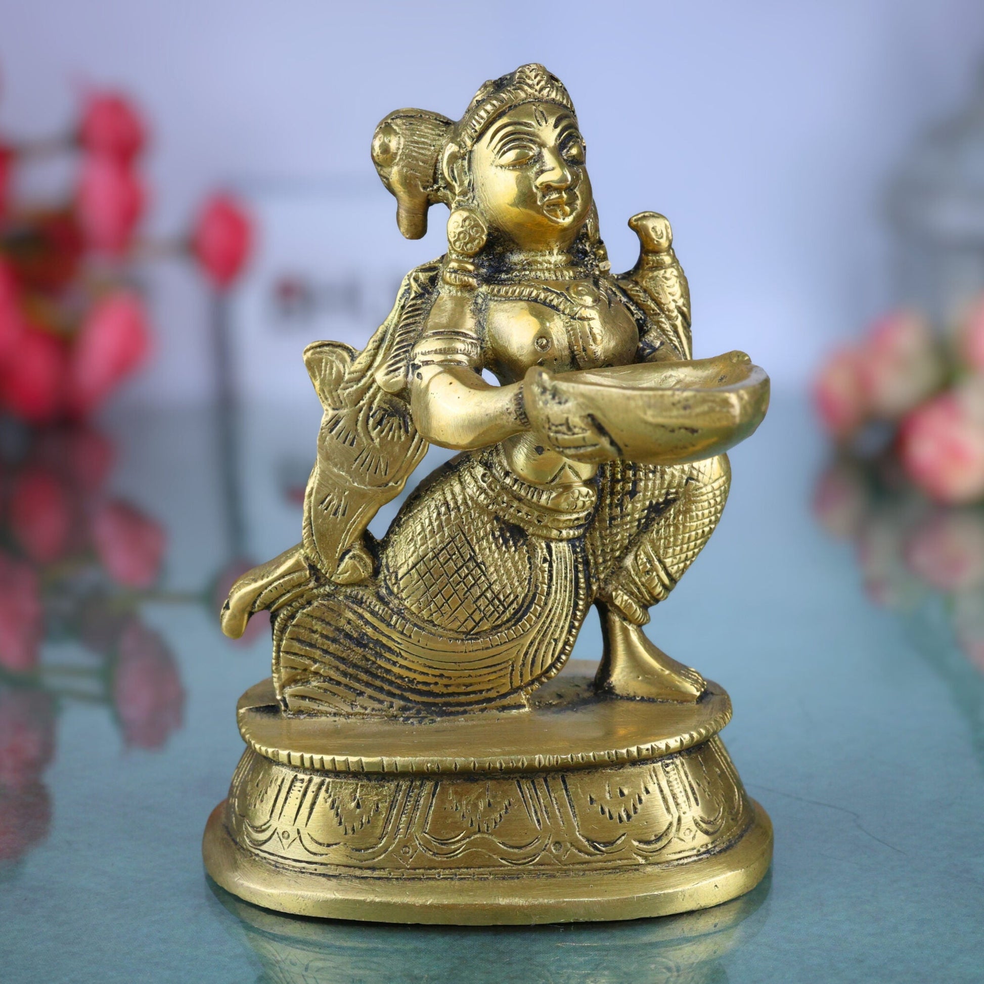 Brass Deepalakshmi Diya Lady Idol, Kuthu Vilakku Lakshmi, Pital Deepa Devi Murti, Vilakku Amma Lamp Goddess Statue for Pooja & Decor,Gold, 5 Inch, 1 Piece