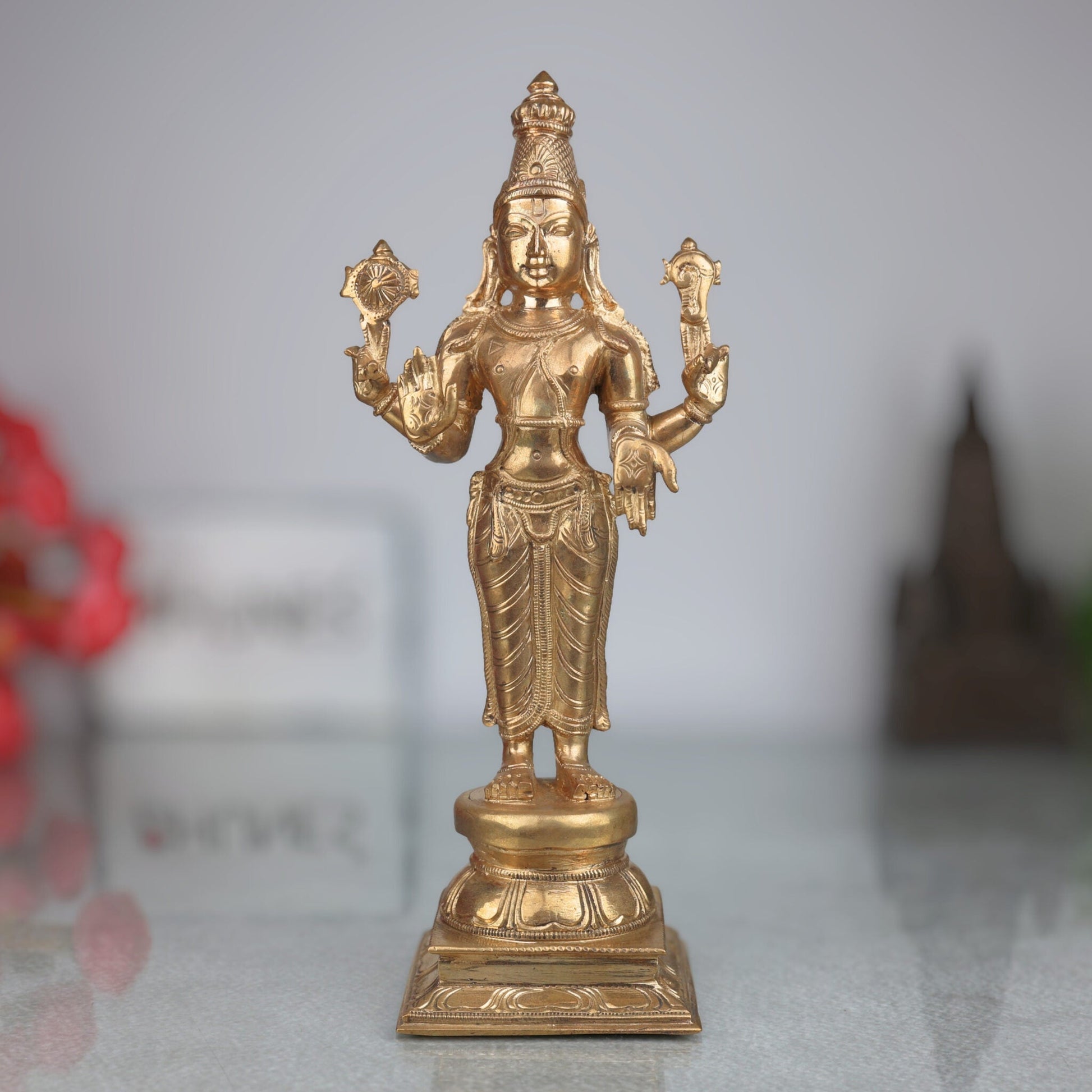 Handmade Bronze Vishnu Idol Panchaloha Statue | Narayana, Madhava, Govinda | Traditional South Indian Temple Art | 25cm Panchaloha Alloy Vishnu Murti,Gold, 10 Inch, 1 Piece