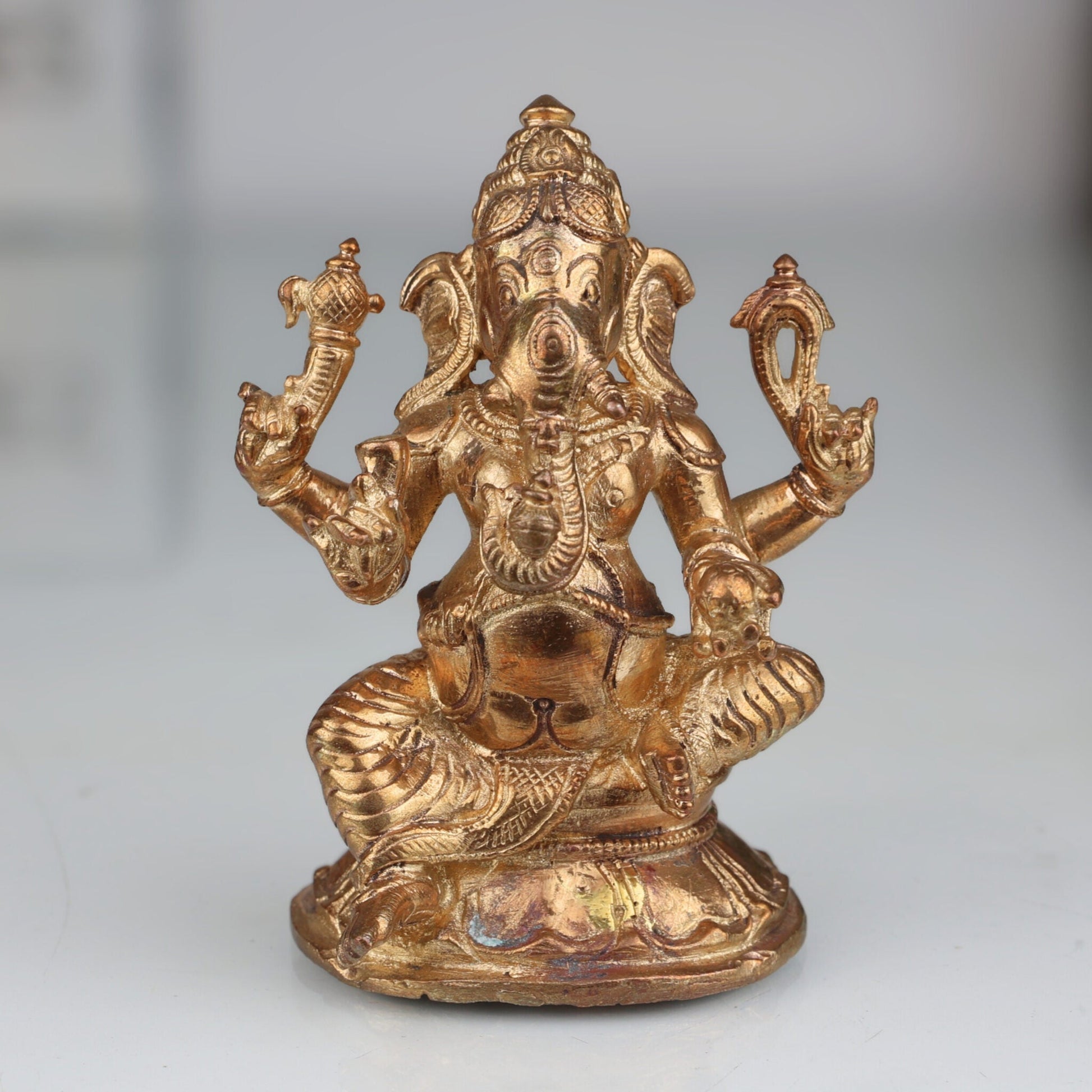 Handcrafted Bronze Ganesha Idol, Panchaloha Vinayaka Ganpati Murti, Ekadanta Vighnaharta Ganesh Statue for Home, Temple & Gifts,Gold, 3.5 Inch, 1 Piece