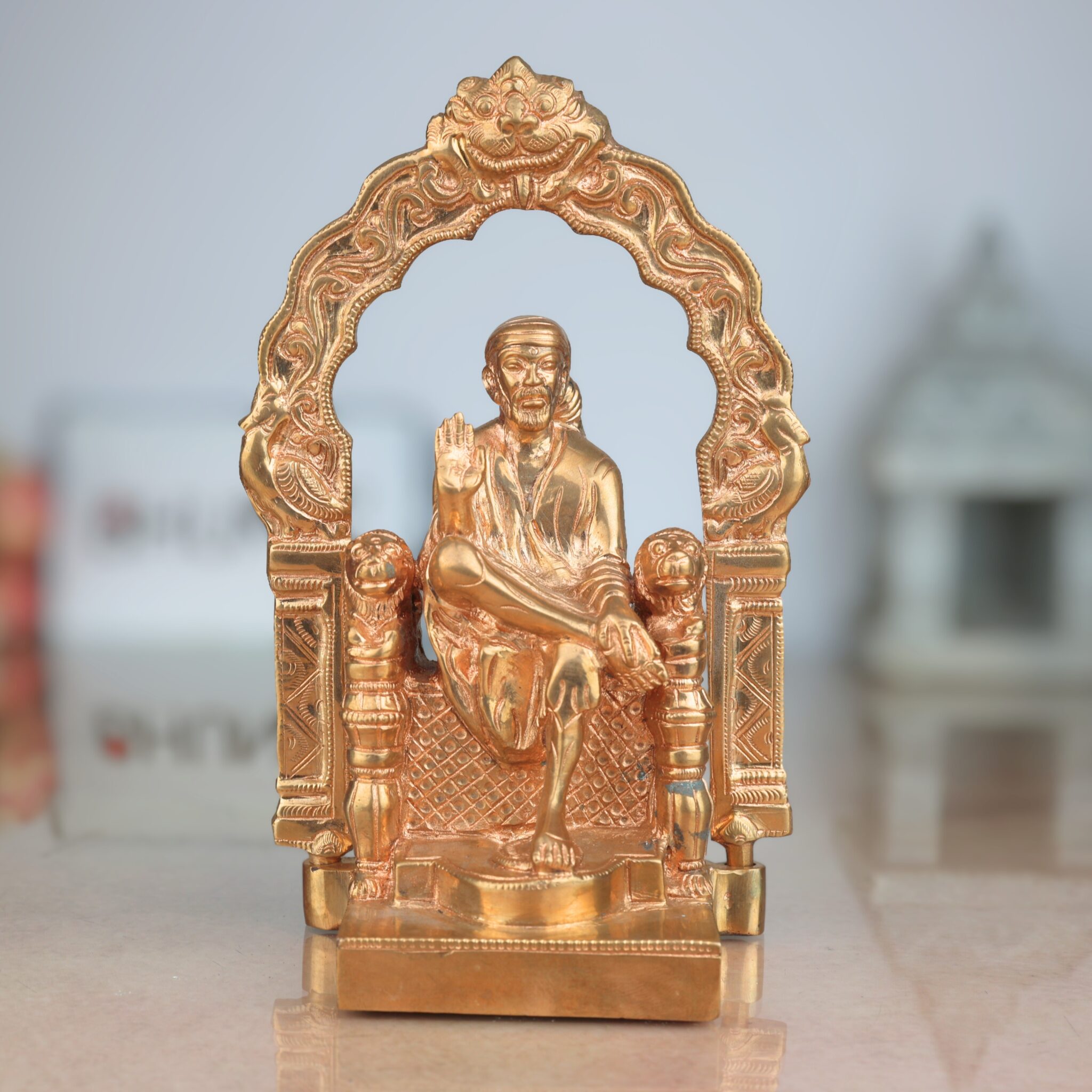 Handmade Bronze Sai Baba Idol with Prabhavali Peetam – Authentic Panchaloha Shirdi Sai Nath Statue for Home, Temple, Puja Decor & Spiritual Gift,Gold, 7 Inch, 1 Piece