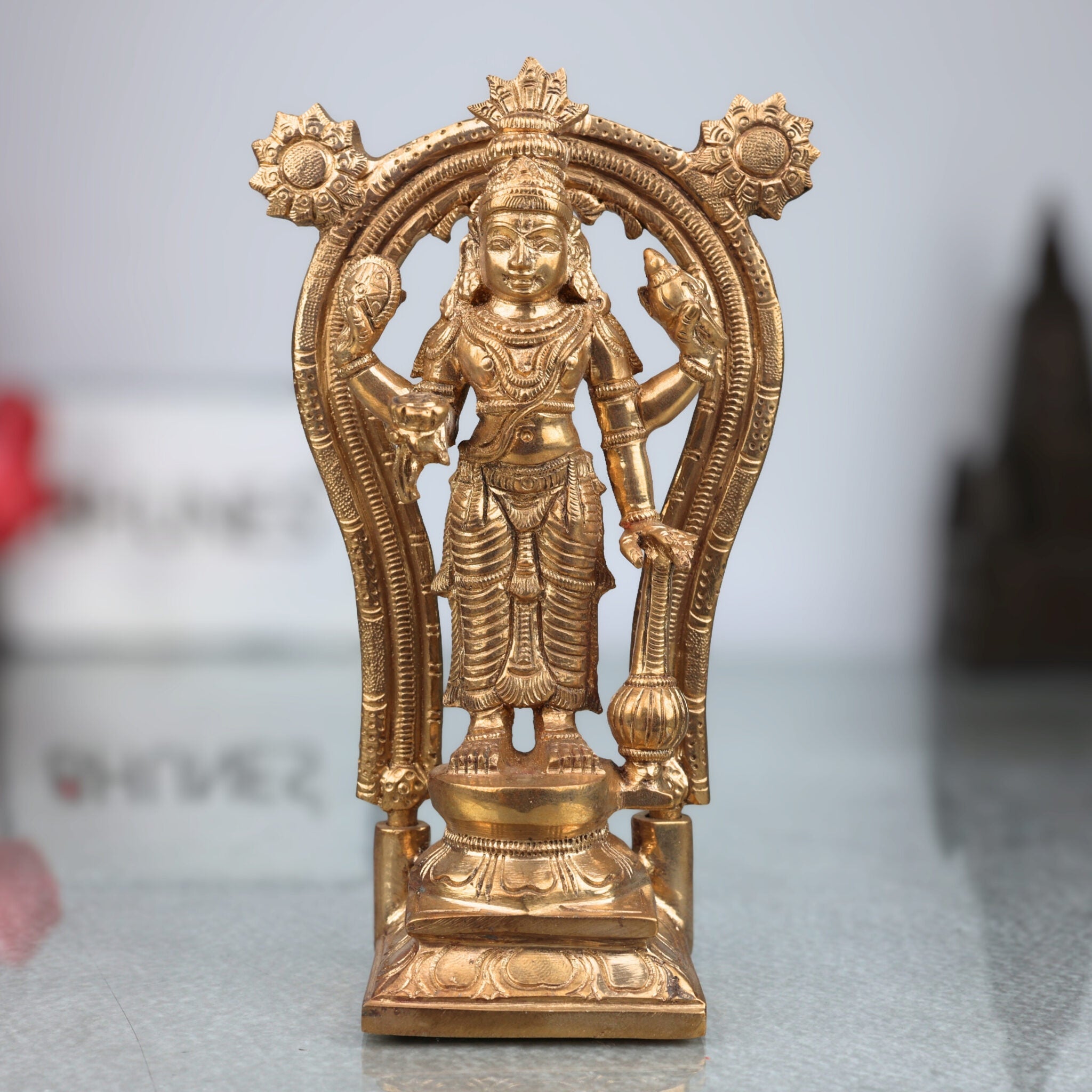 Handcrafted Bronze Vishnu Idol with Prabhavali – Authentic Panchaloha Alloy Vishnu Murti, Narayana Statue, Traditional South Indian Wax Casting Art,Gold, 7 Inch, 1 Piece