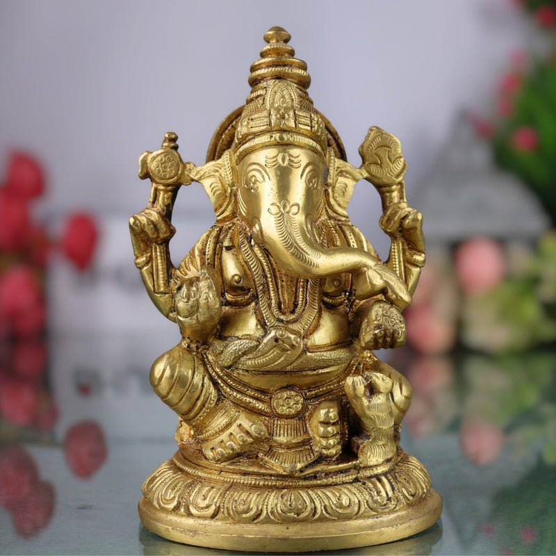 Handcrafted Brass Ganesha Idol | Vinayaka Ganpati Murti for Pooja, Home & Office Decor | Peetal Ekadanta Statue | Vighnaharta Ganapati Showpiece by Bhunes,Gold, 5 Inch, 1 Piece