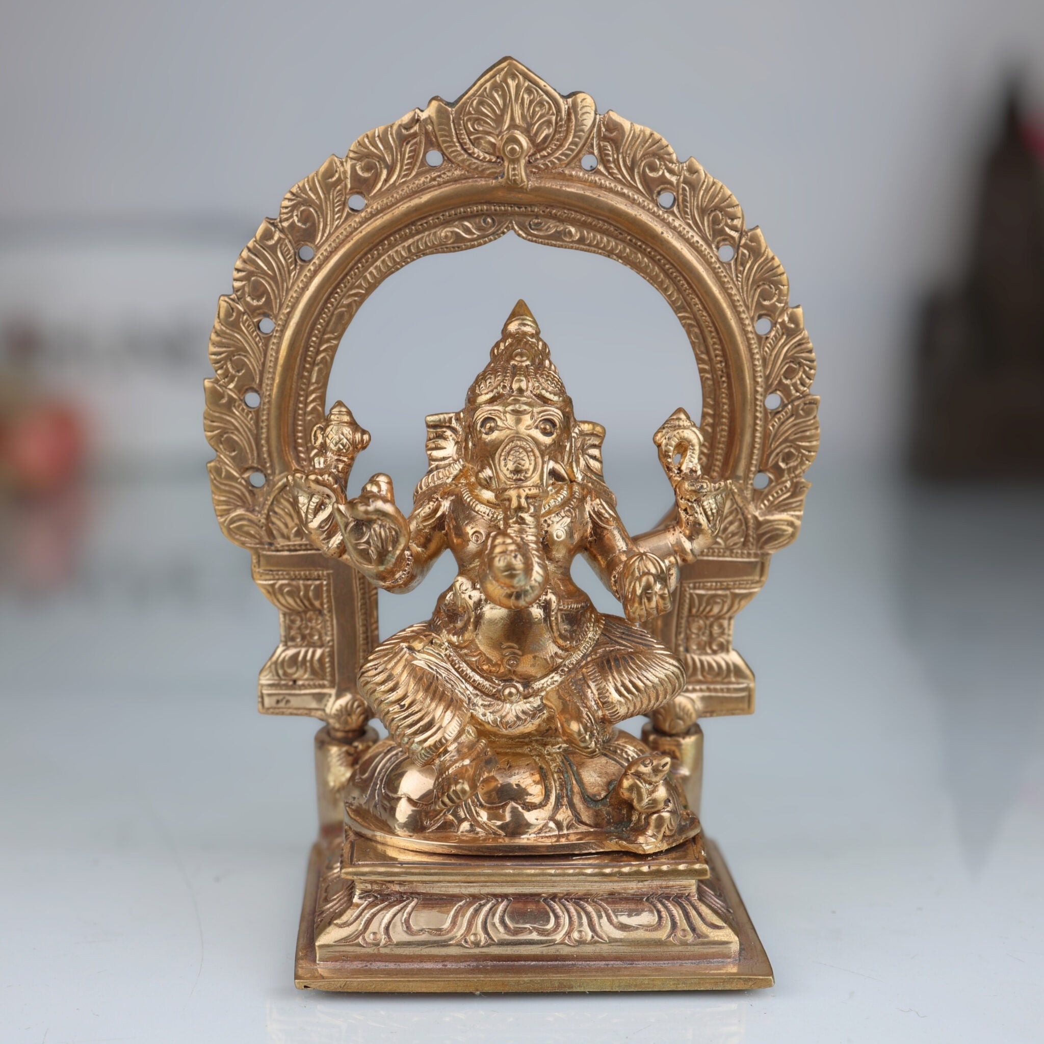 Handmade Bronze Ganesha Idol, Panchaloha Vinayaka Ganapati Murti, Chola Art Pillaiyar Statue for Home Temple & Pooja Decor,Gold, 6 Inch, 1 Piece