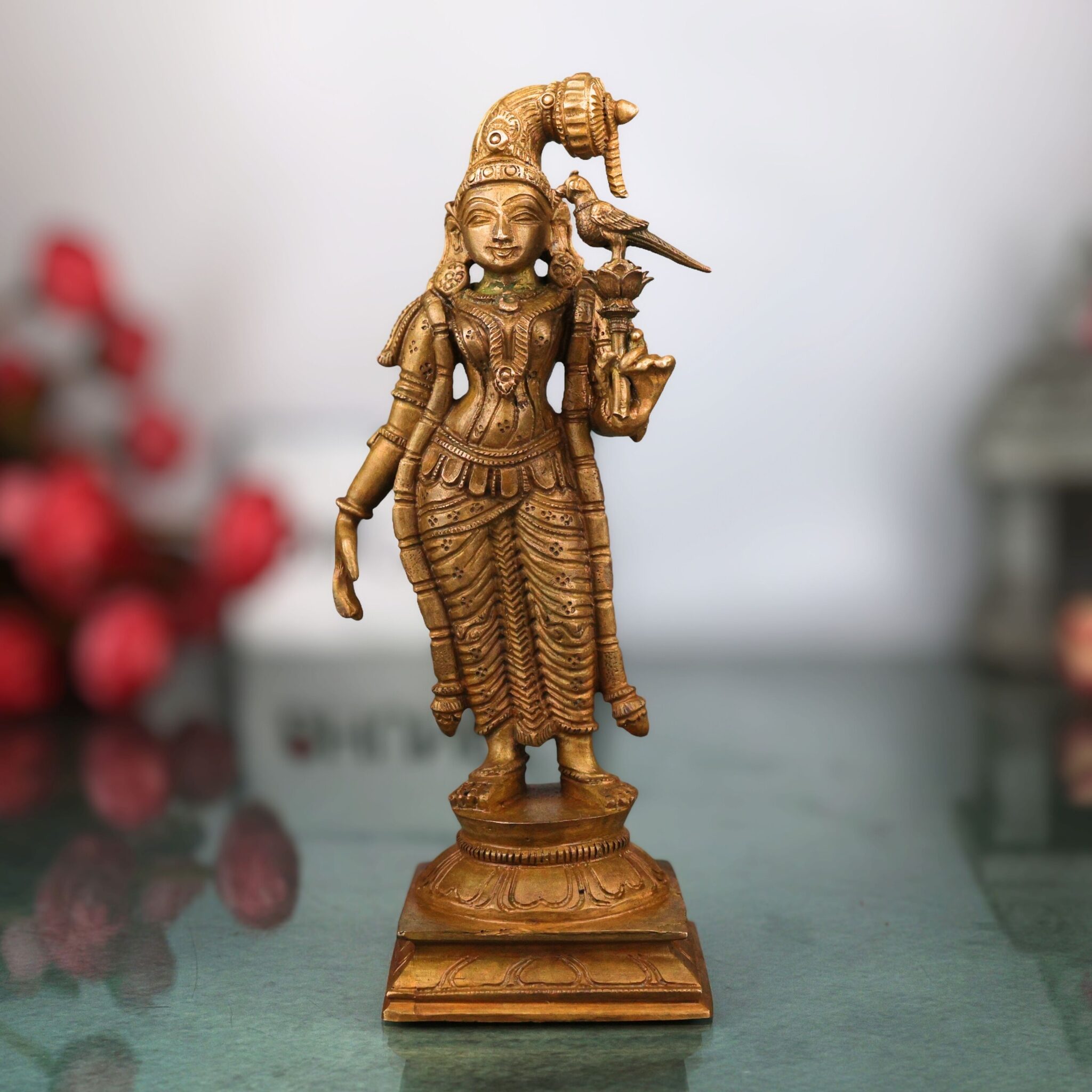 Bronze Meenakshi Idol, Handcrafted Goddess Menakshi Murti for Pooja, Home Decor & Spiritual Gifts, Brown, 7 Inch, 1 Piece