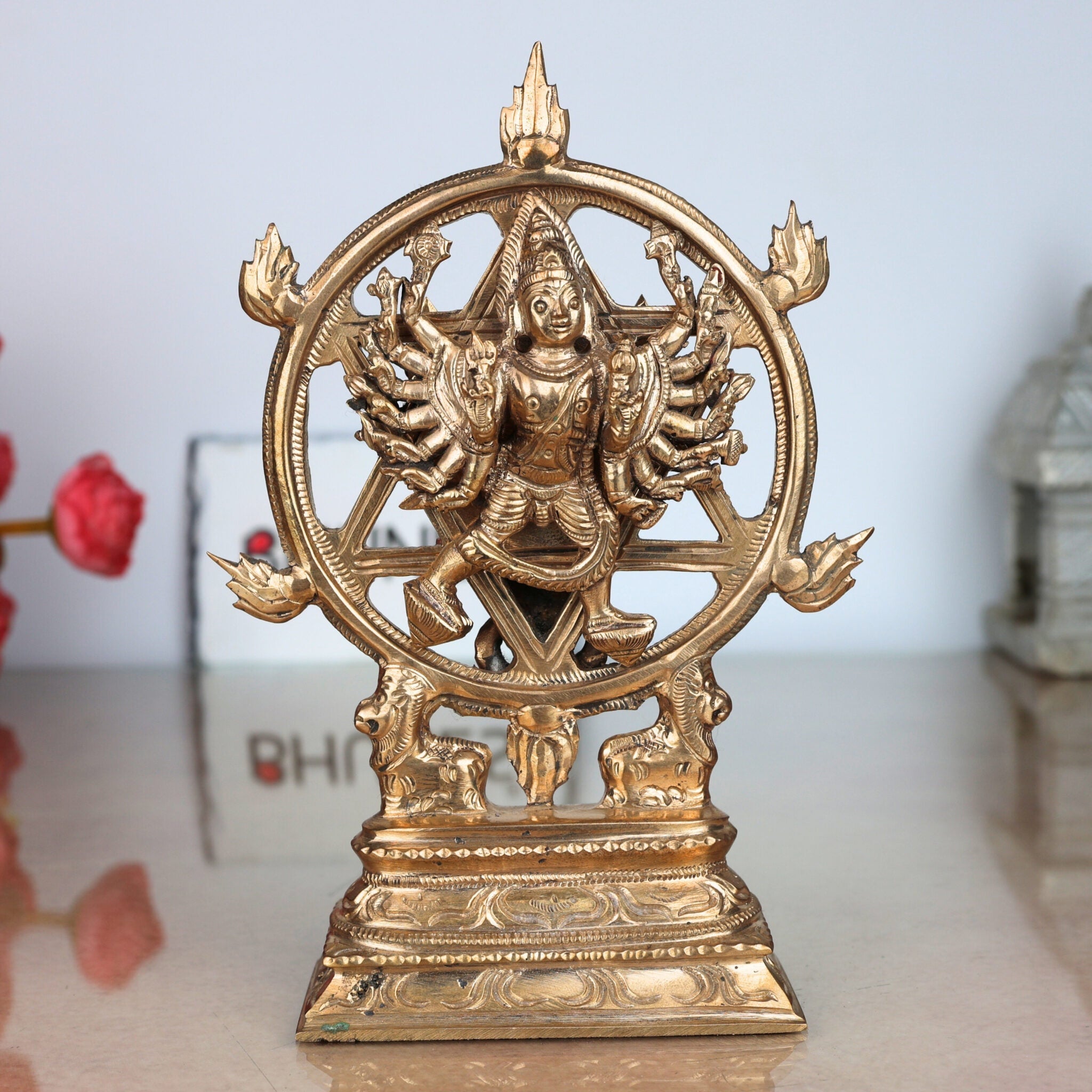 Handcrafted Bronze Chakrathalwar Sudarshanar Panchaloha Idol | Sudarshana Perumal Chakra Narayana Vishnu Murti | Traditional Chola Art Hindu God Statue for Puja & Home Decor,Gold,7Inch,1pice