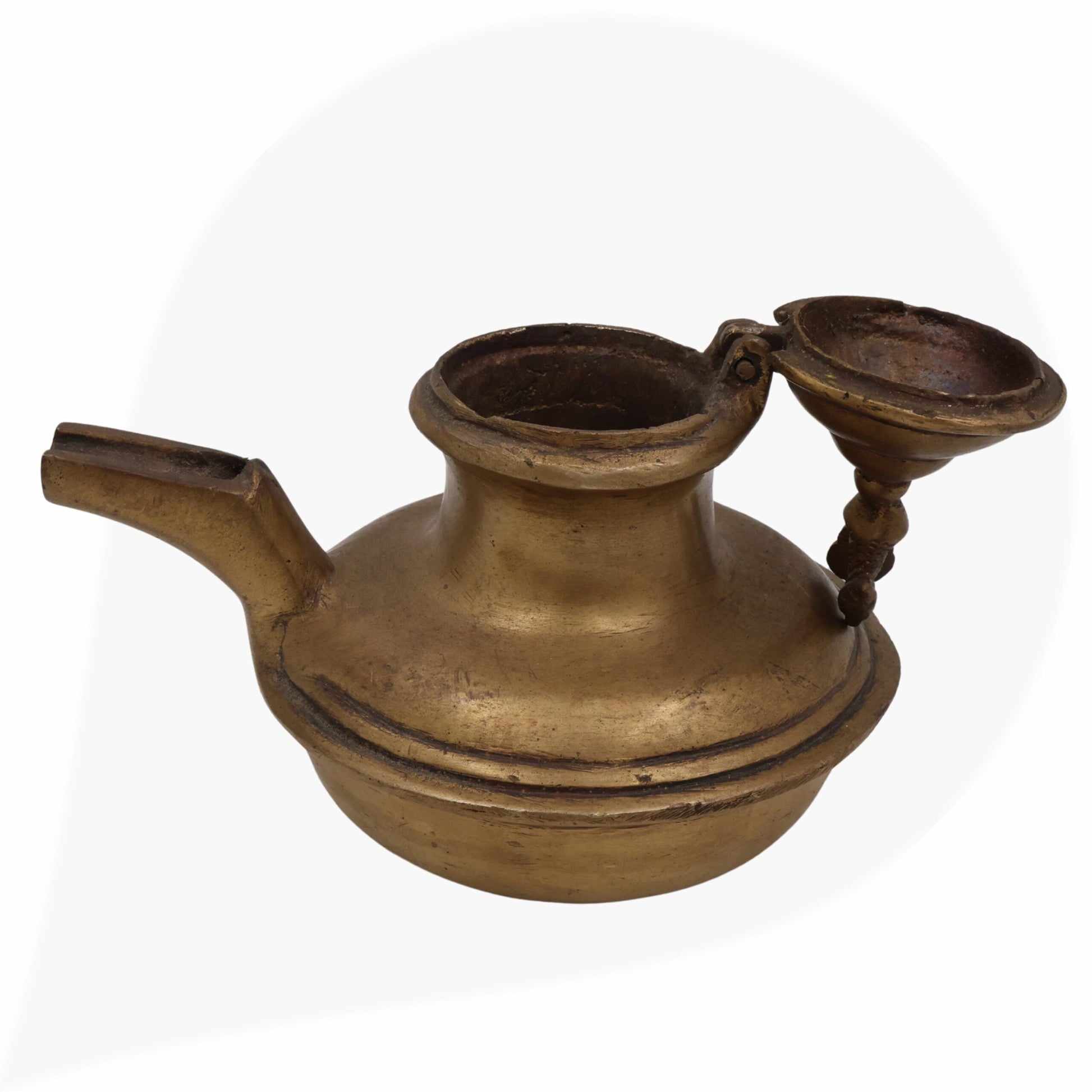 Brass Antique Oil Lamp Deepam, Traditional Kerala Nilavilakku Diya, Vintage Pital Peetal Pooja Deepam, Gold, 6 Inch, 1 Piece