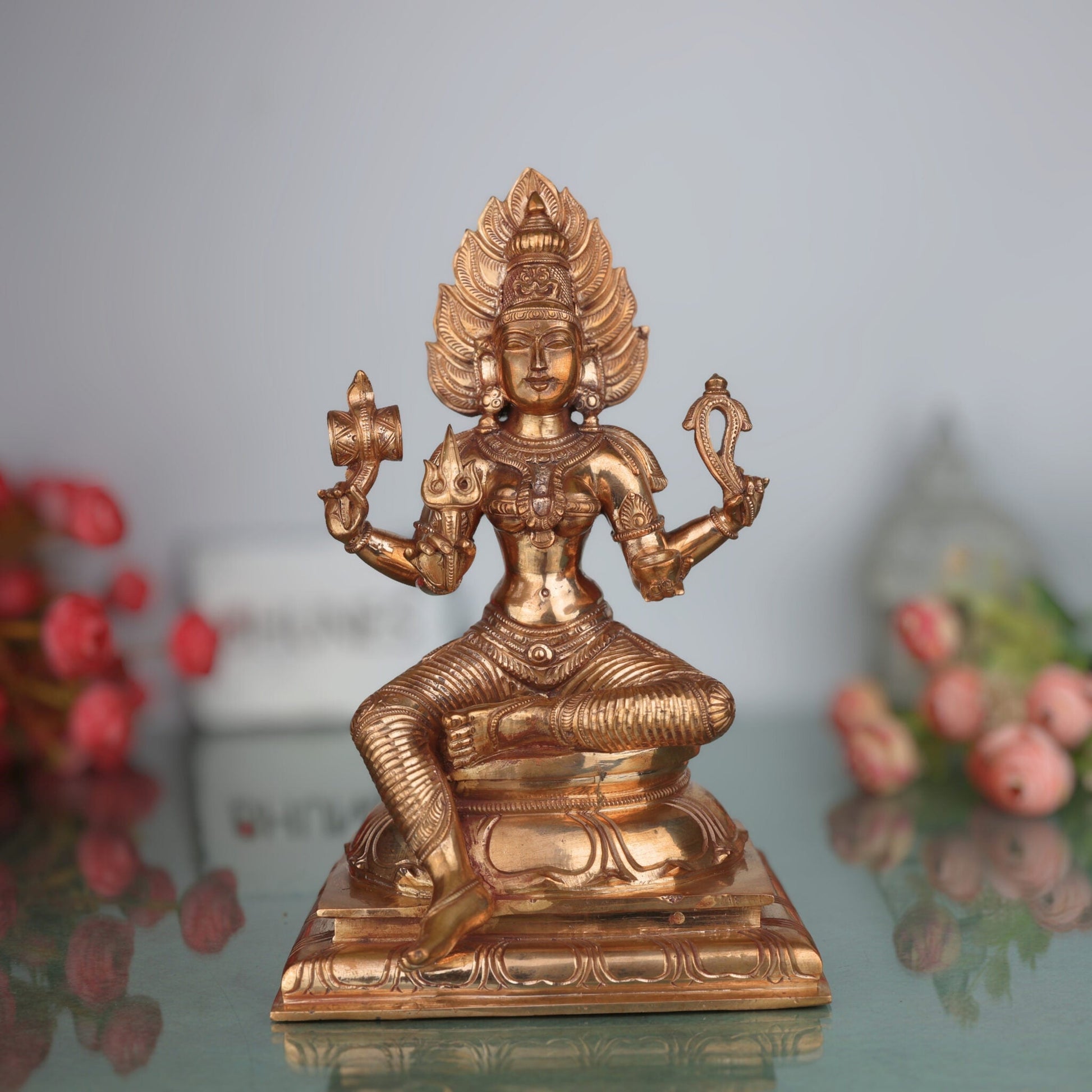 Handcrafted Panchaloha Mariamman Idol – Bronze Grama Devata | Samayapuram Karumari Amman | South Indian Kuladeivam Statue for Temple & Home Decor, Gold, 10.5 Inch, 1 Piece