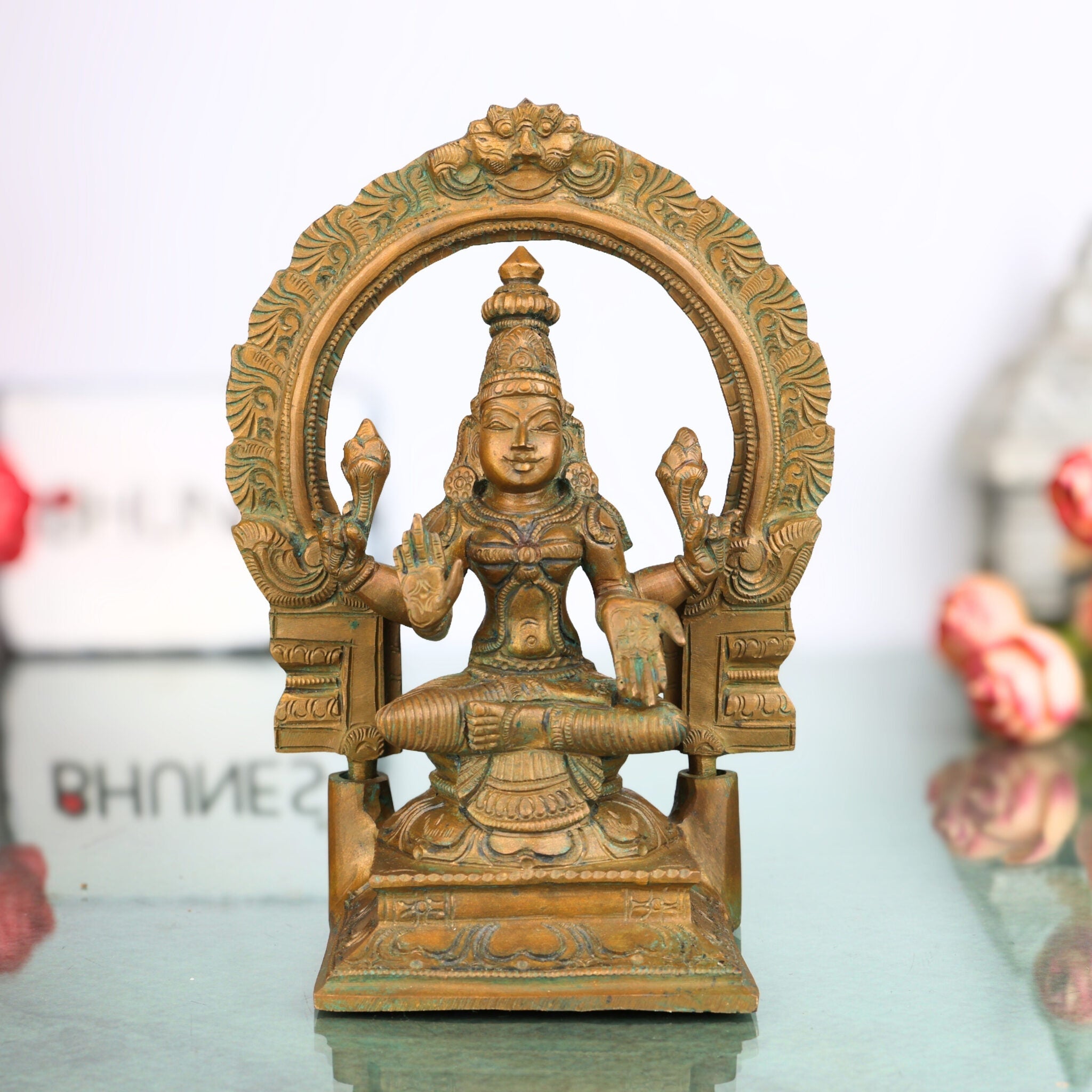 Panchaloha Lakshmi Idol – Handcrafted Bronze Dhanalakshmi Murti for Pooja, Home Decor & Temple, Brown, 6.5 Inch, 1 Piece