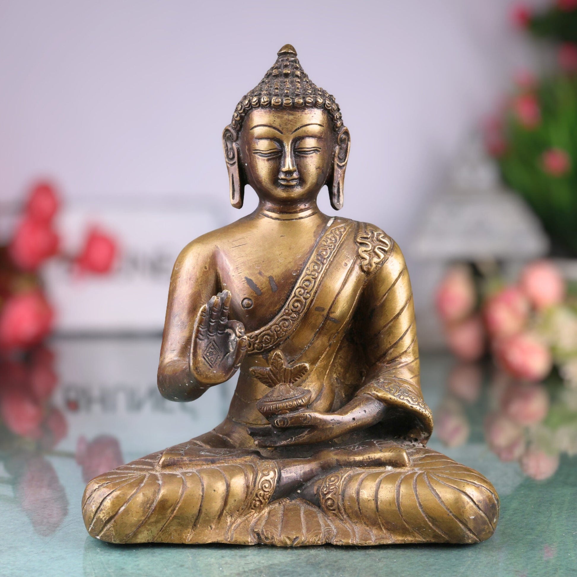 Brass Buddha Idol, Gautama Buddha Statue, Shakyamuni Murti, Meditation Buddha, Feng Shui Home Decor, Handcrafted Indian Buddha Sculpture, Antique Brass Murti, Spiritual Home Altar Statue, Gold, 8.5 Inch, 1 Piece