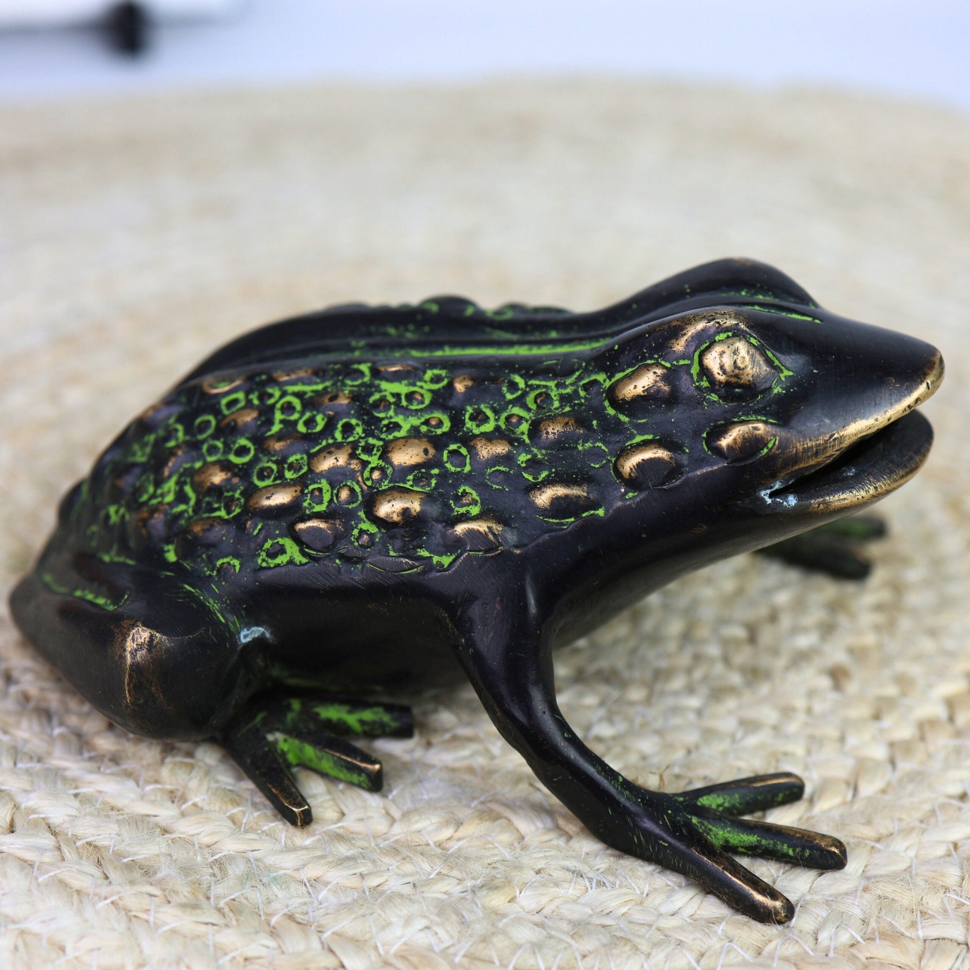 Handcrafted Brass Frog Sculpture for Prosperity, Good Luck & Positive Energy – Feng Shui Vastu Wealth Figurine,Green, 3 Inch, 1 Piece