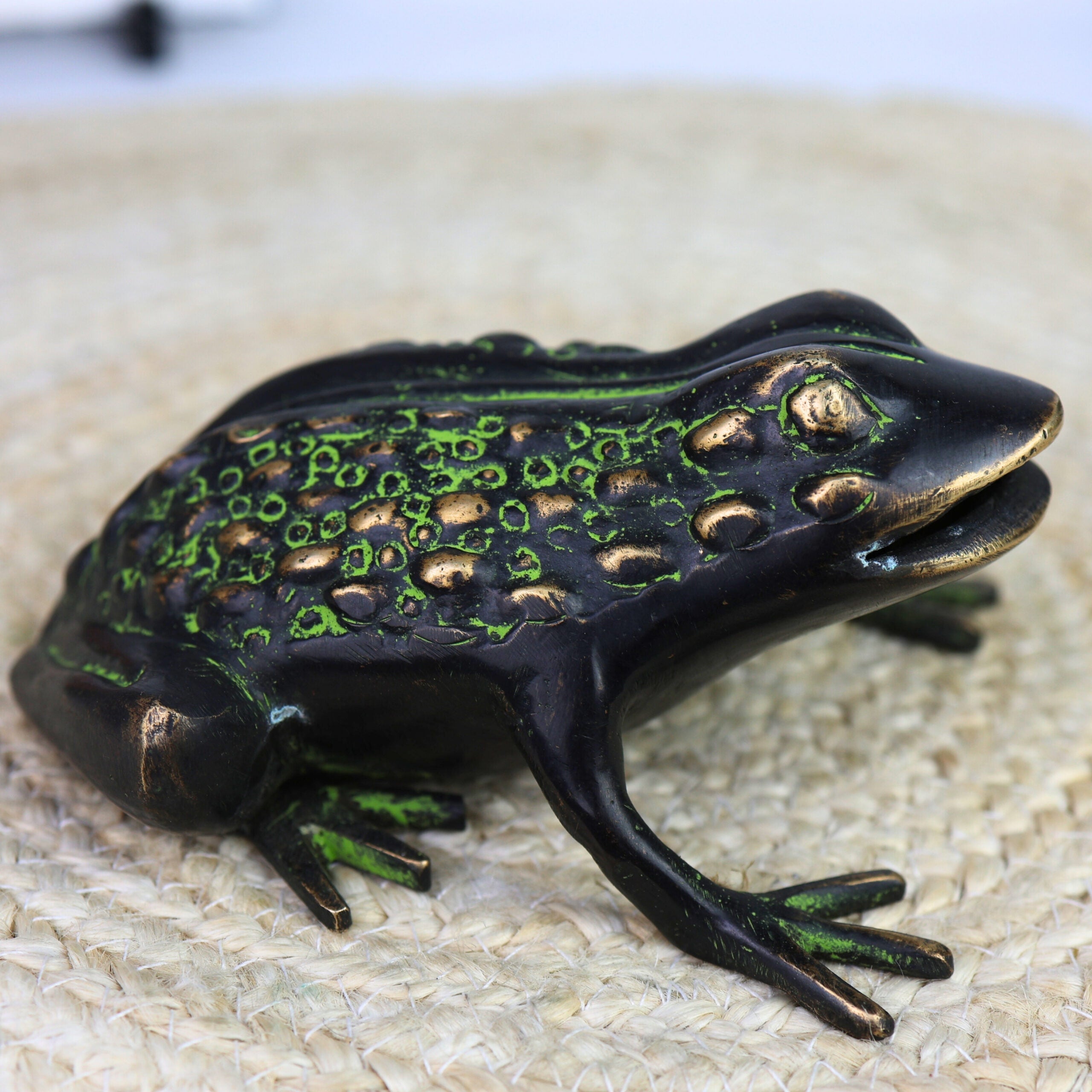 Handcrafted Brass Frog Sculpture for Prosperity, Good Luck & Positive Energy – Feng Shui Vastu Wealth Figurine,Green, 3 Inch, 1 Piece