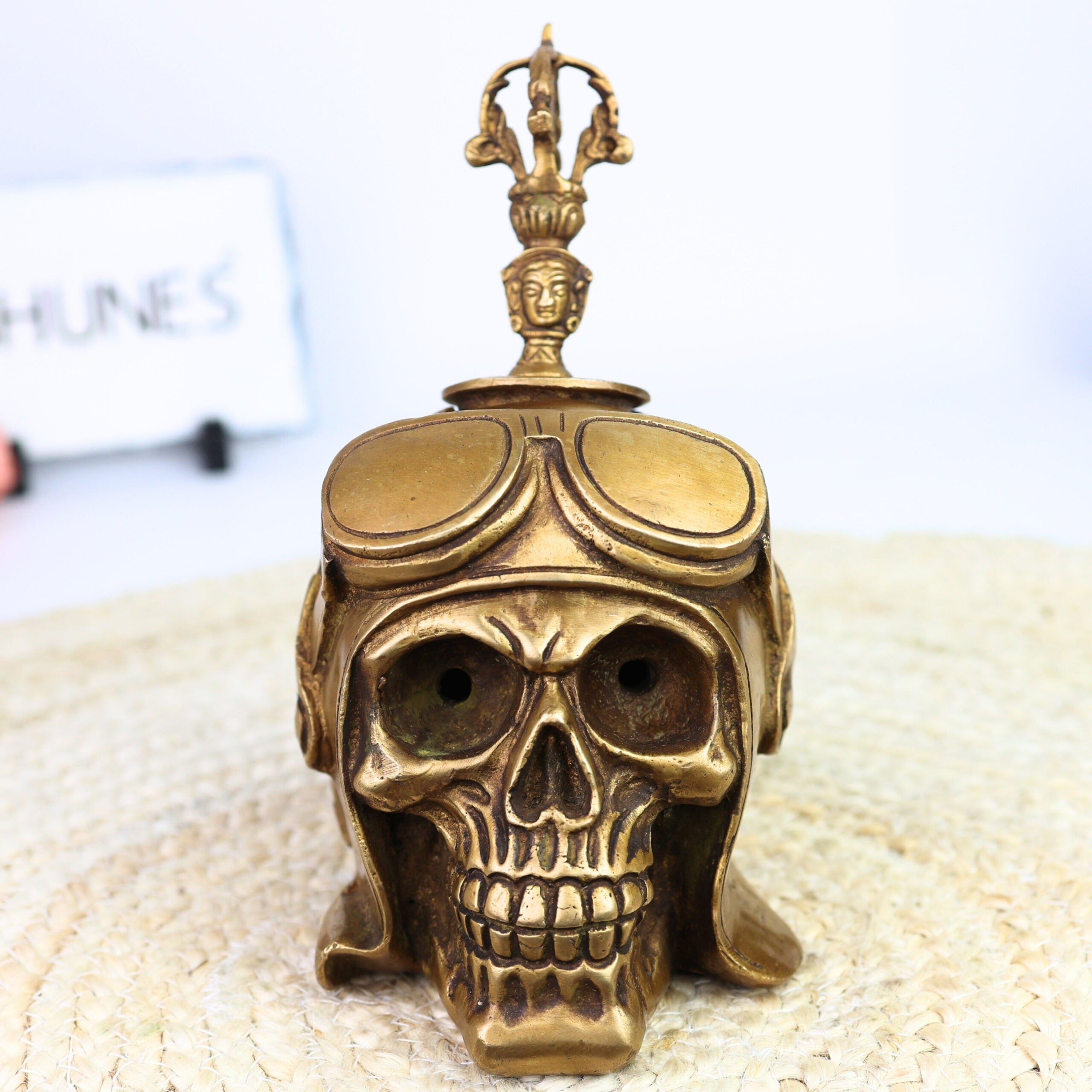 Handmade Brass Skull Pen Holder – Gothic Skeleton Head Pittal Pen Stand for Desk, Antique-Style Peetal Pencil Holder for Office & Home Decor,Gold, 8.5 Inch, 1 Piece