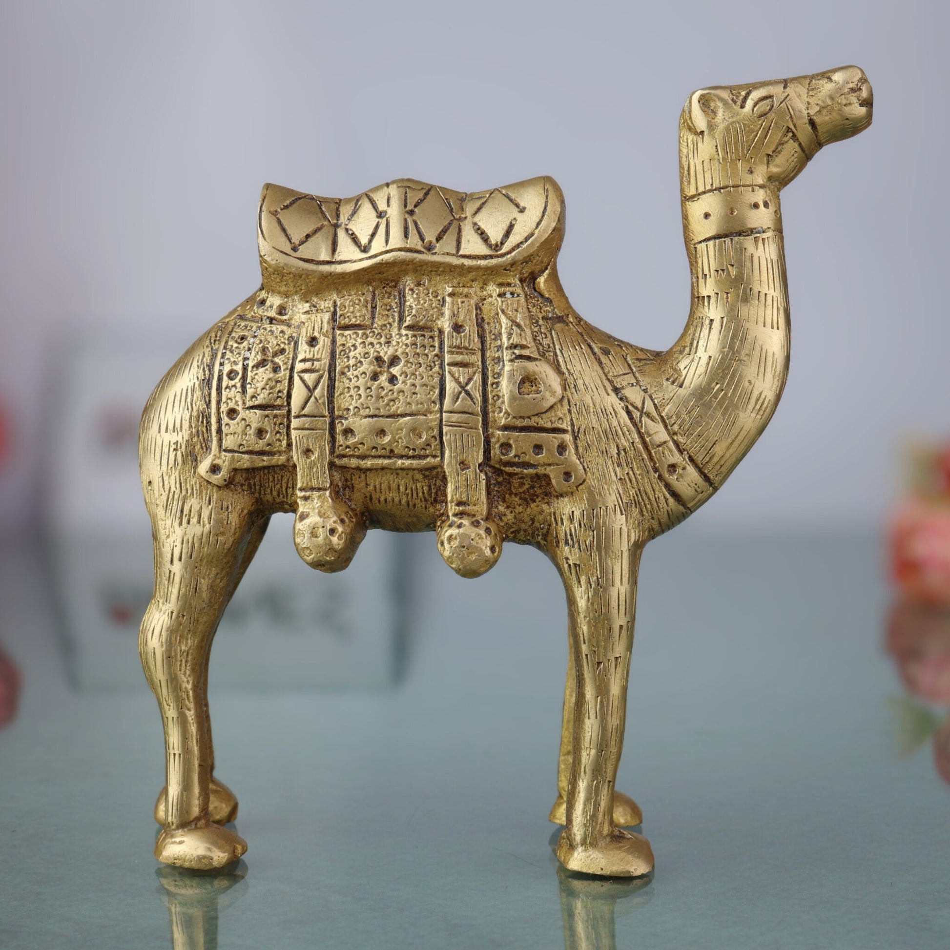 Handcrafted Brass Camel Idol, Rajasthani Desert Camel Statue, Pushkar Camel Figurine, Antique Peetal Murti for Home Décor & Gifting,Gold, 5.5 Inch, 1 Piece