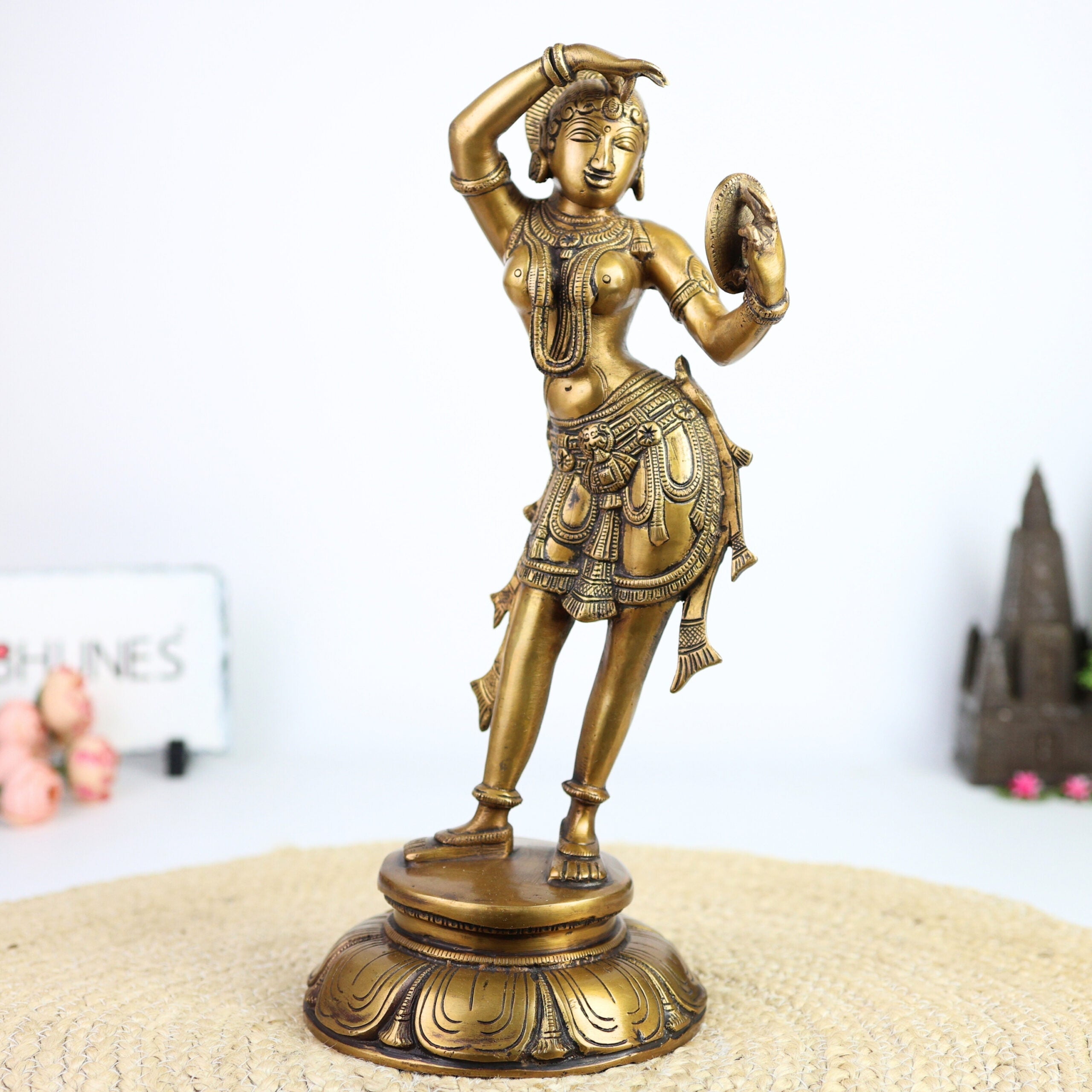 Brass Apsara Mirror Lady Idol – Shringarika Darpana Sundari Moorthi | Bharatanatyam Celestial Nymph Statue for Home, Pooja & Decor,Gold, 13.5 Inch, 1 Piece