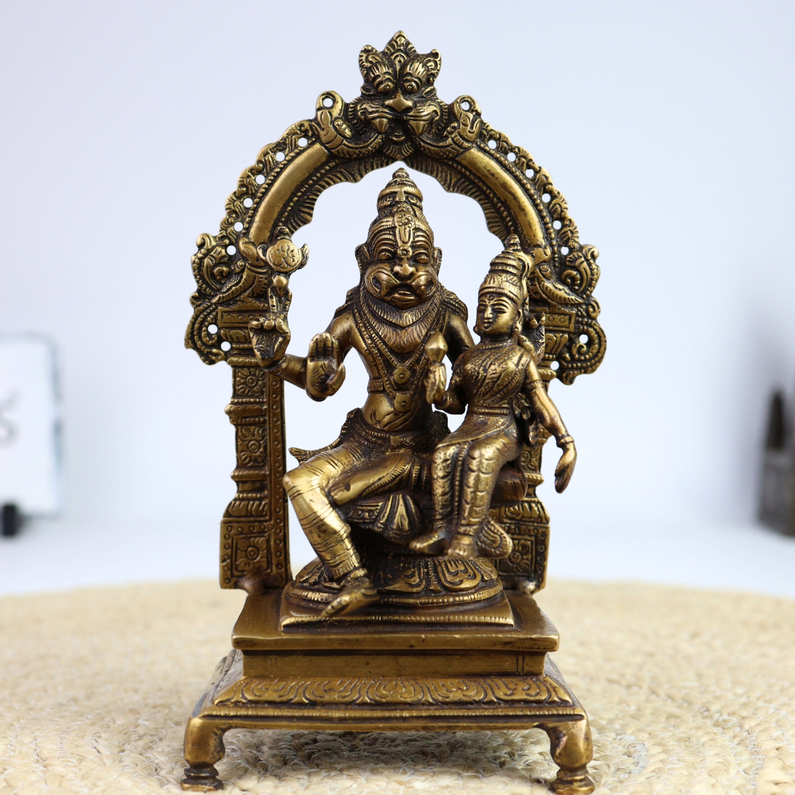 Bhunes Brass Lakshmi Narasimha Idol – Divine Lord Narasimha With Goddess Lakshmi Statue For Protection, Prosperity & Blessings,Gold, 8.5 Inch, 1 Piece